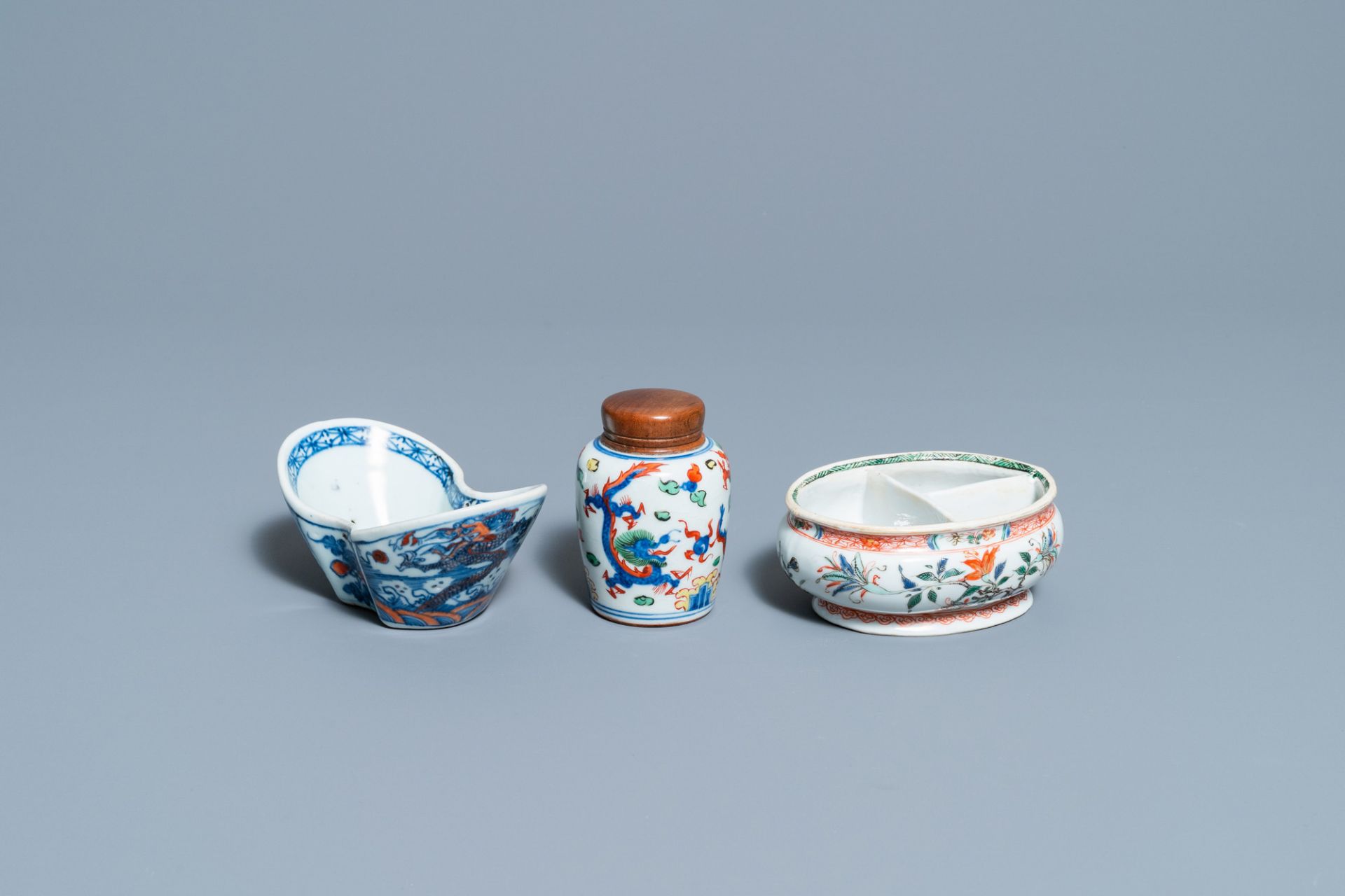 A Chinese doucai bowl, a famille verte spice box and a wucai tea caddy, Kangxi and later - Image 2 of 8