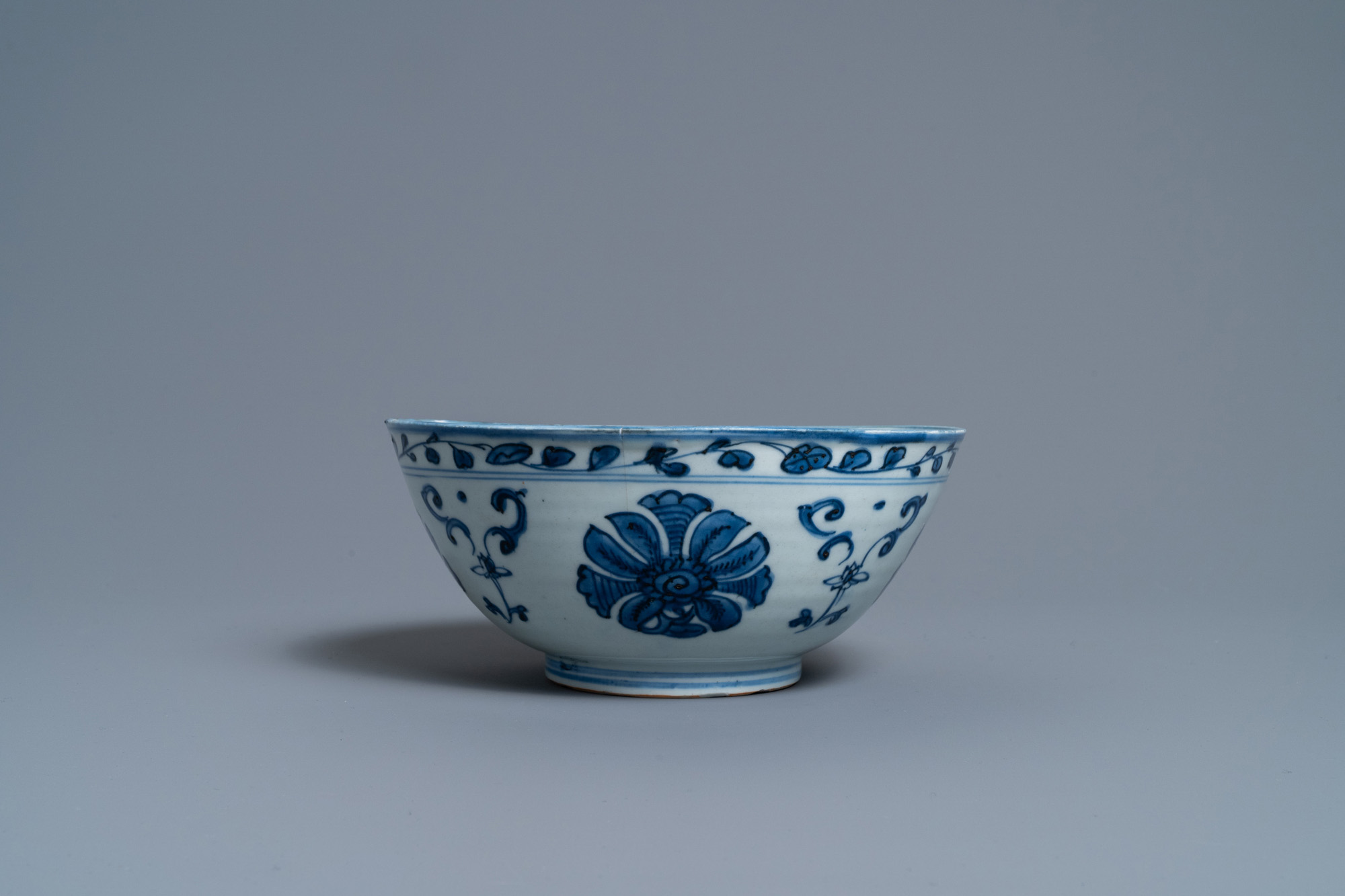 A varied collection of Chinese porcelain, Ming and Qing - Image 17 of 22