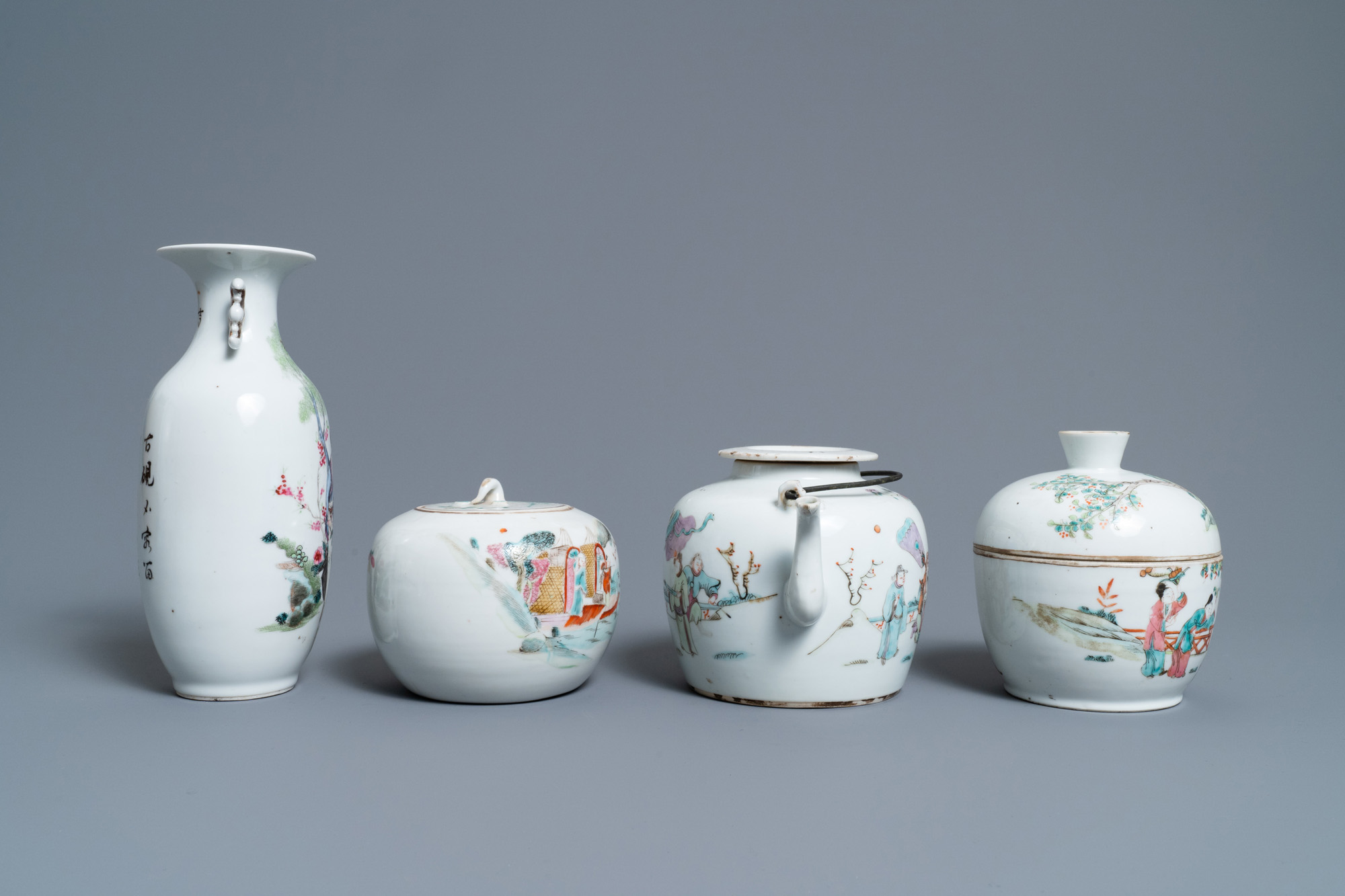 Five Chinese famille rose wares, 19/20th C. - Image 5 of 9