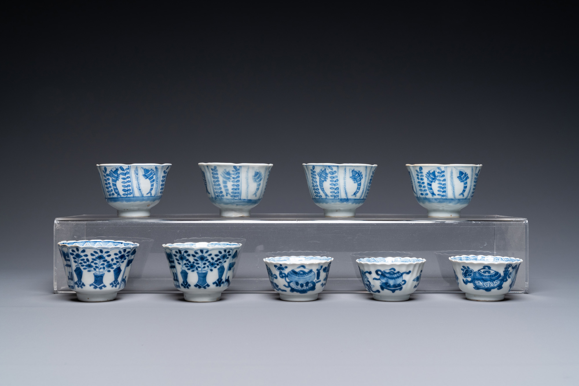 Twenty Chinese blue and white saucers and nineteen cups, Kangxi and later - Image 7 of 11
