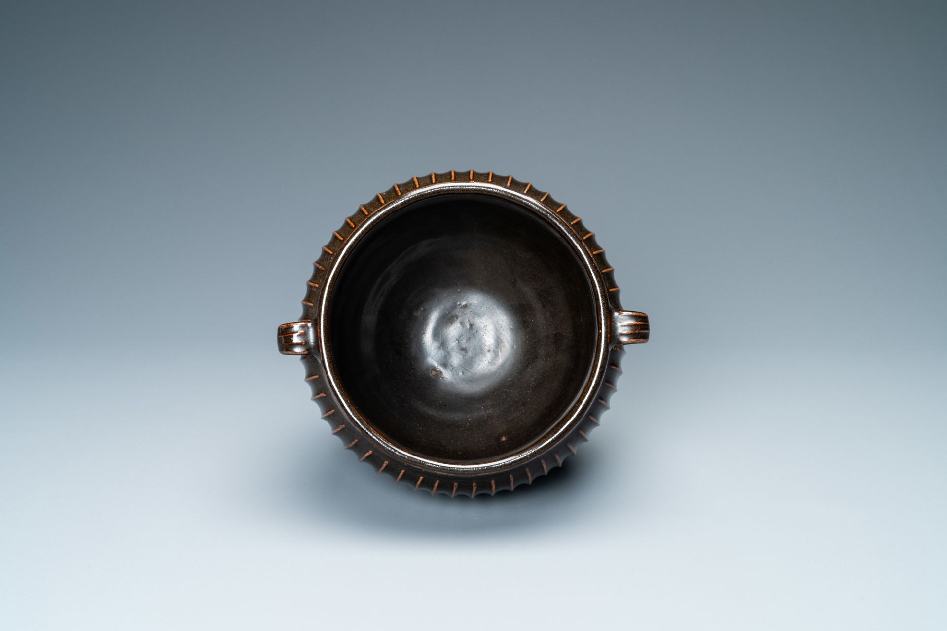 A Chinese black-glazed ribbed two-handled jar, Northern Song or Jin - Image 6 of 7
