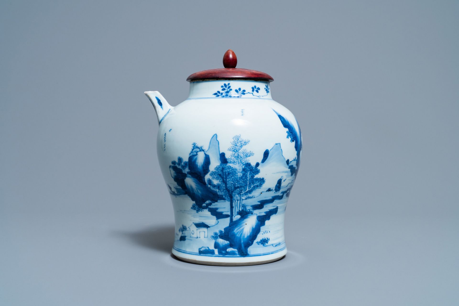 A Chinese blue and white ewer for the Vietnamese market, Kangxi - Image 2 of 18