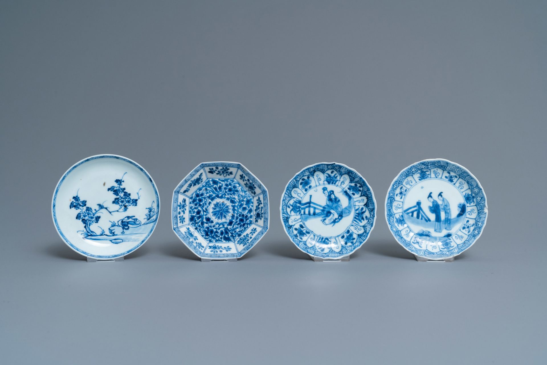 Twenty-one Chinese blue and white saucers and eighteen cups, Kangxi - Image 15 of 17