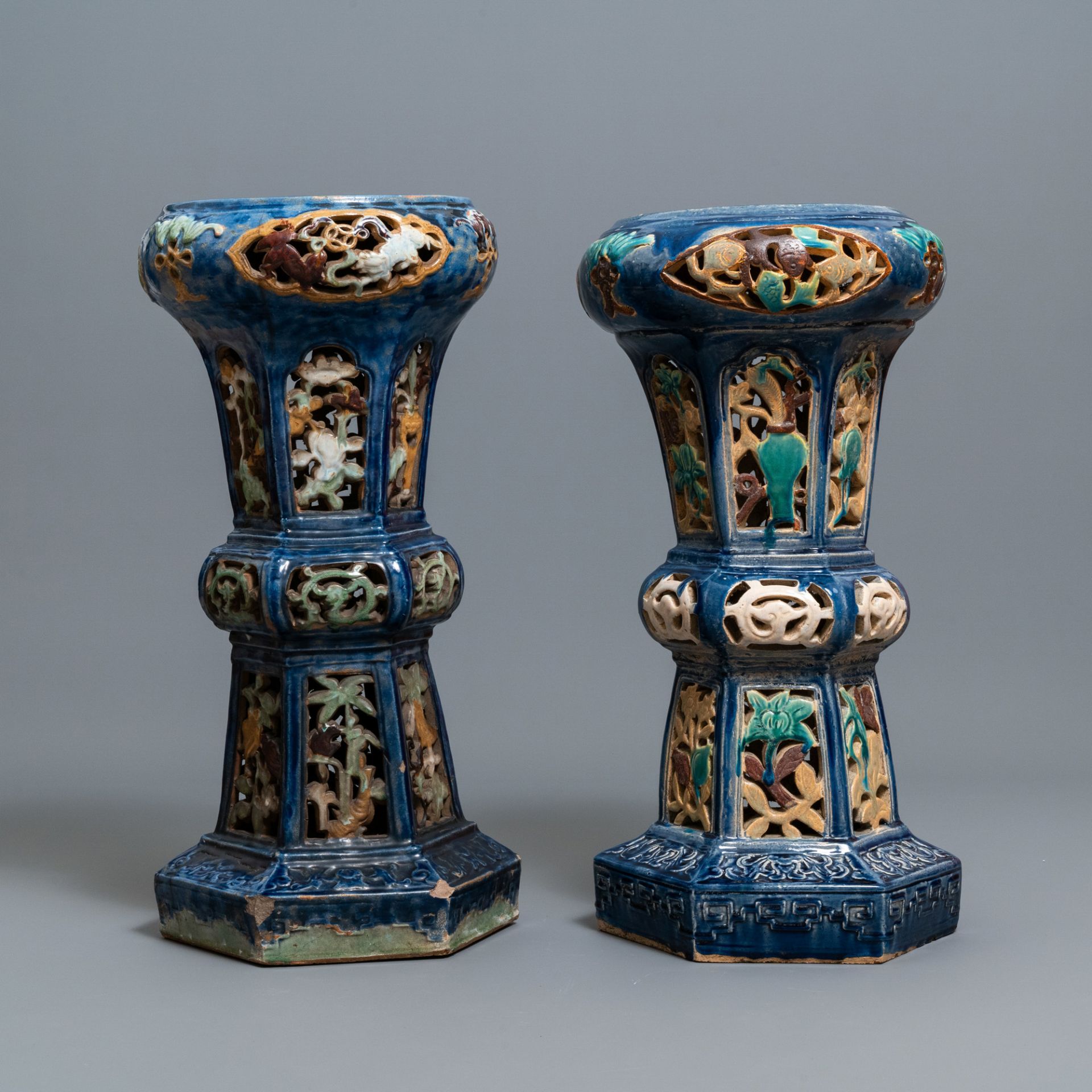 A pair of reticulated Vietnamese polychrome pottery stands, Lai Thieu, 1st half 20th C. - Image 6 of 7
