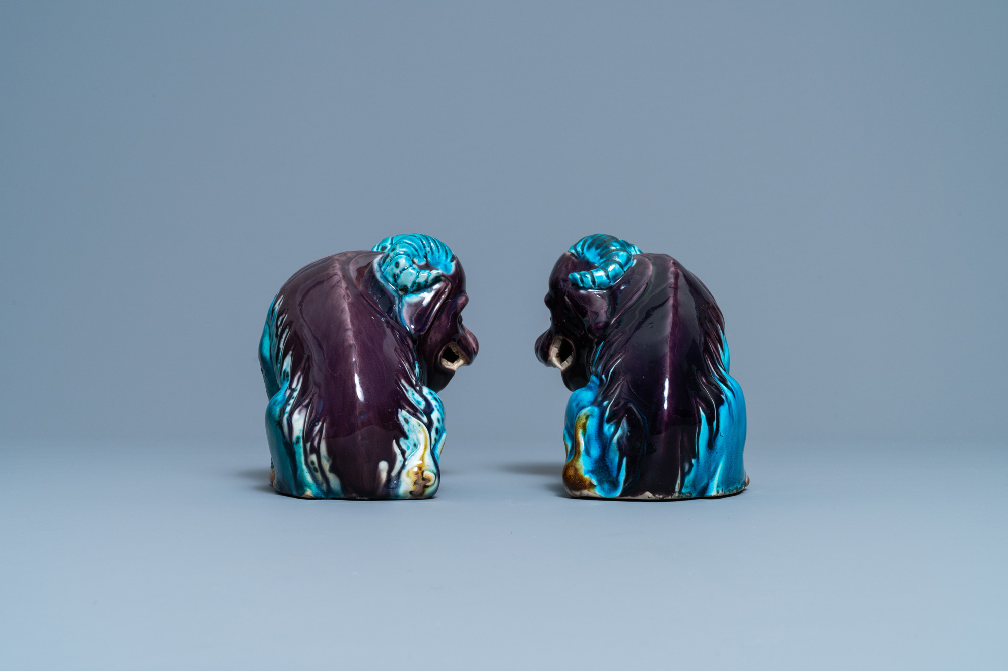 A pair of Chinese turquoise- and aubergine-glazed models of mythical animals, 19th C. - Image 5 of 7