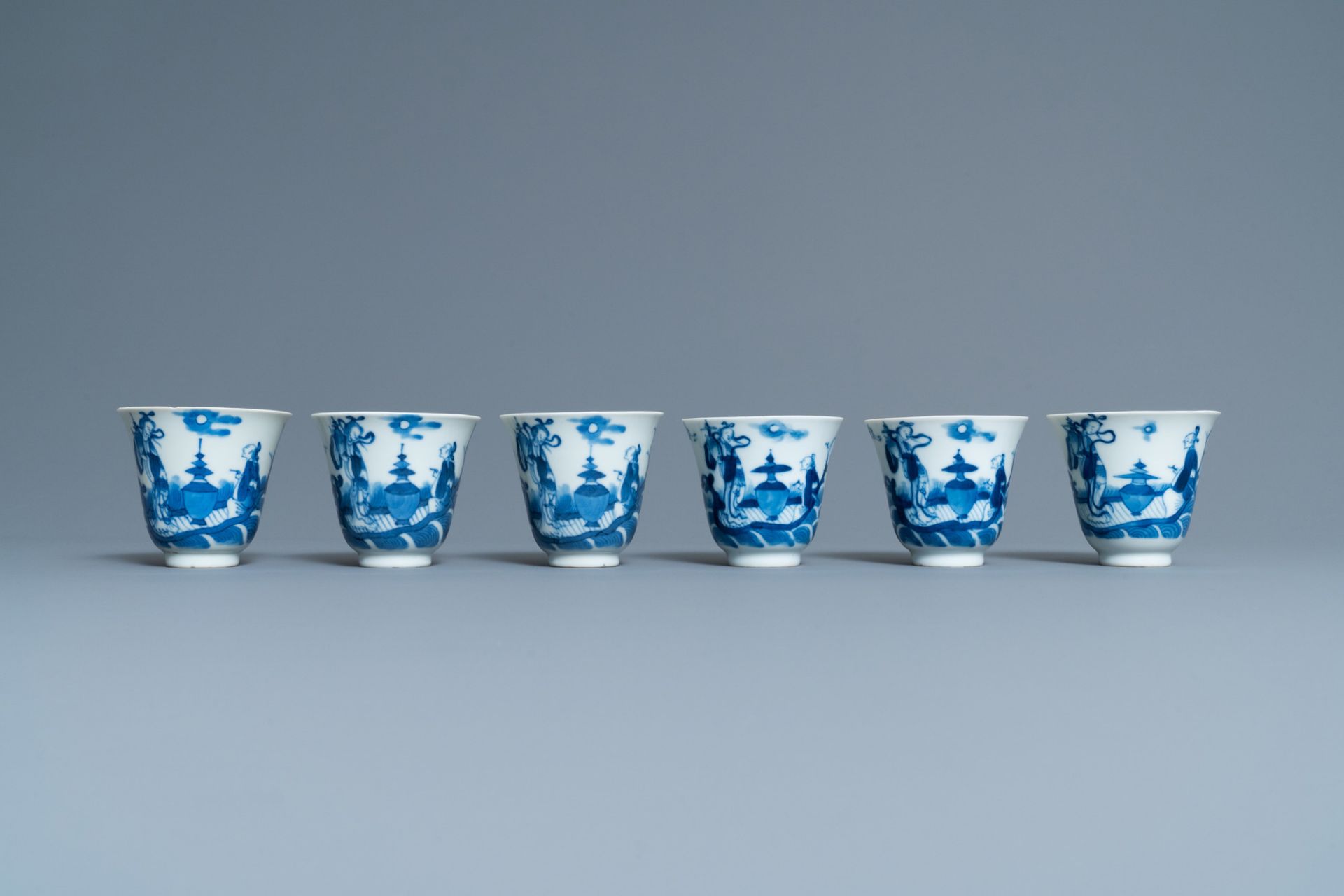 Six Chinese blue and white cups and saucers, 19th C. - Bild 6 aus 11