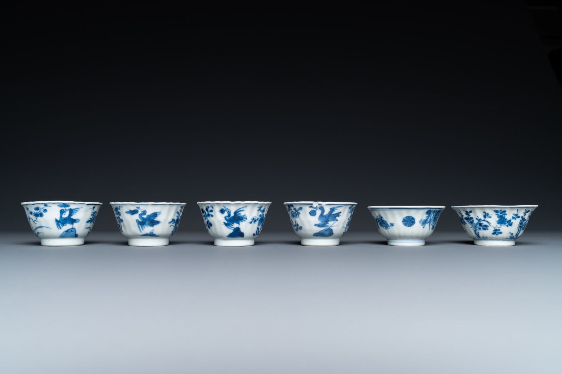 Twenty-three Chinese blue and white saucers and seventeen cups, Kangxi - Image 14 of 17