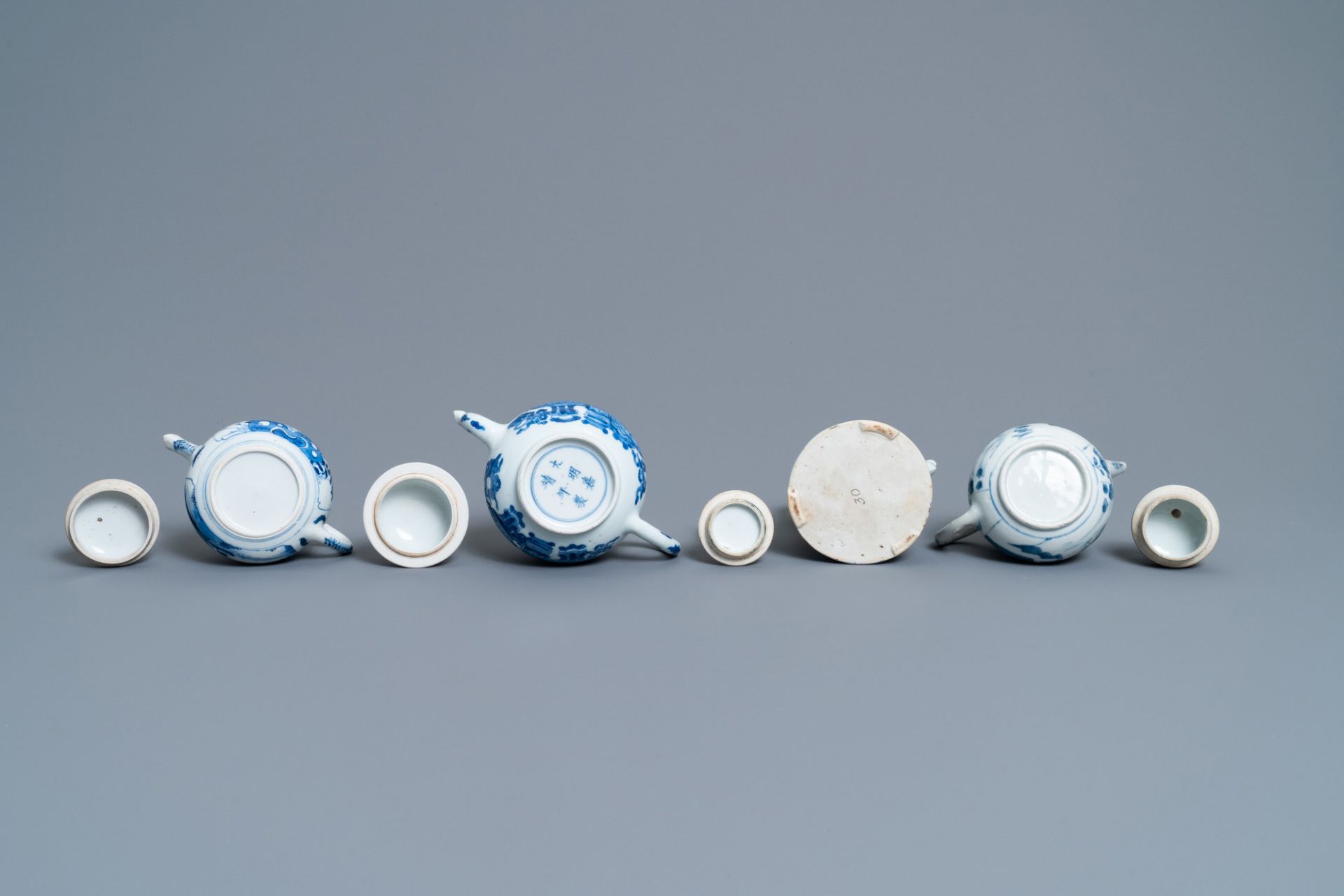 Four Chinese blue and white teapots and covers, Kangxi - Image 7 of 7