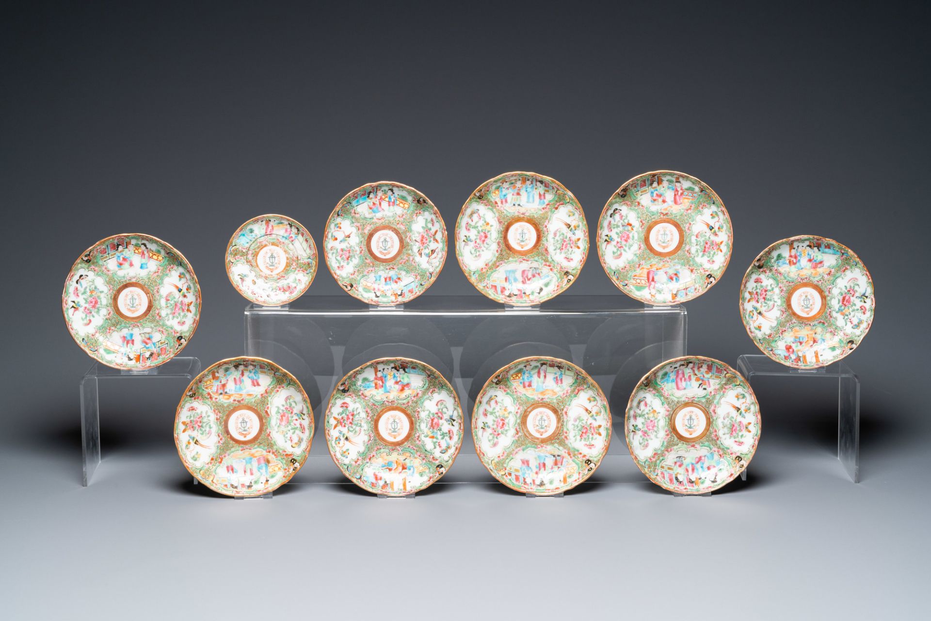 A Chinese Canton famille rose Scottish market Ormiston armorial 27-piece tea service, 19th C. - Bild 2 aus 12