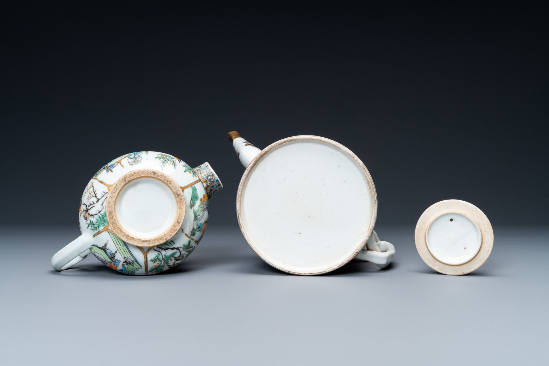 A Chinese Canton famille verte 14-piece tea service in presentation box, 19th C. - Image 21 of 23