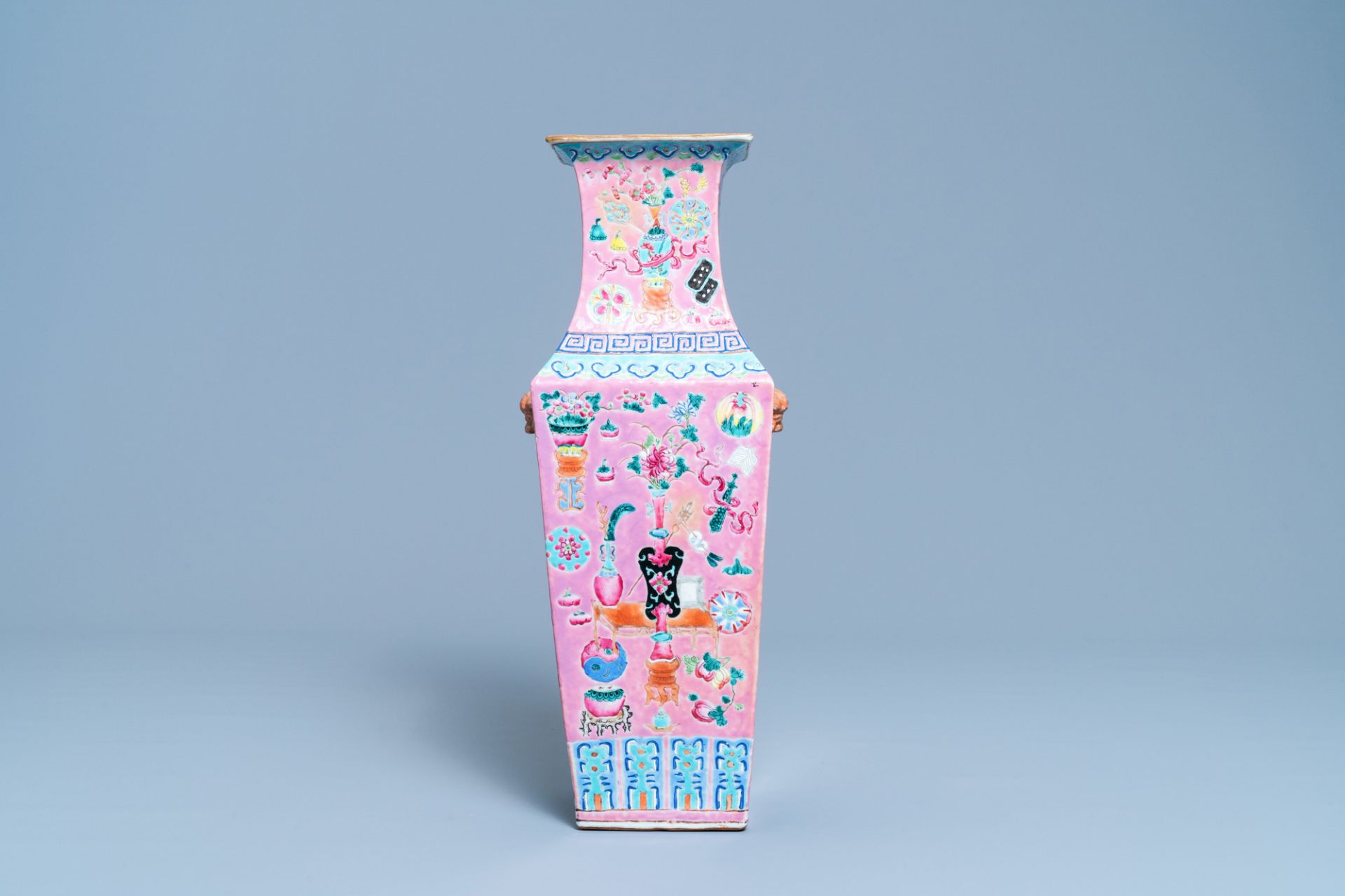 A square Chinese pink-ground famille rose 'antiquities' vase, 19th C. - Image 3 of 14