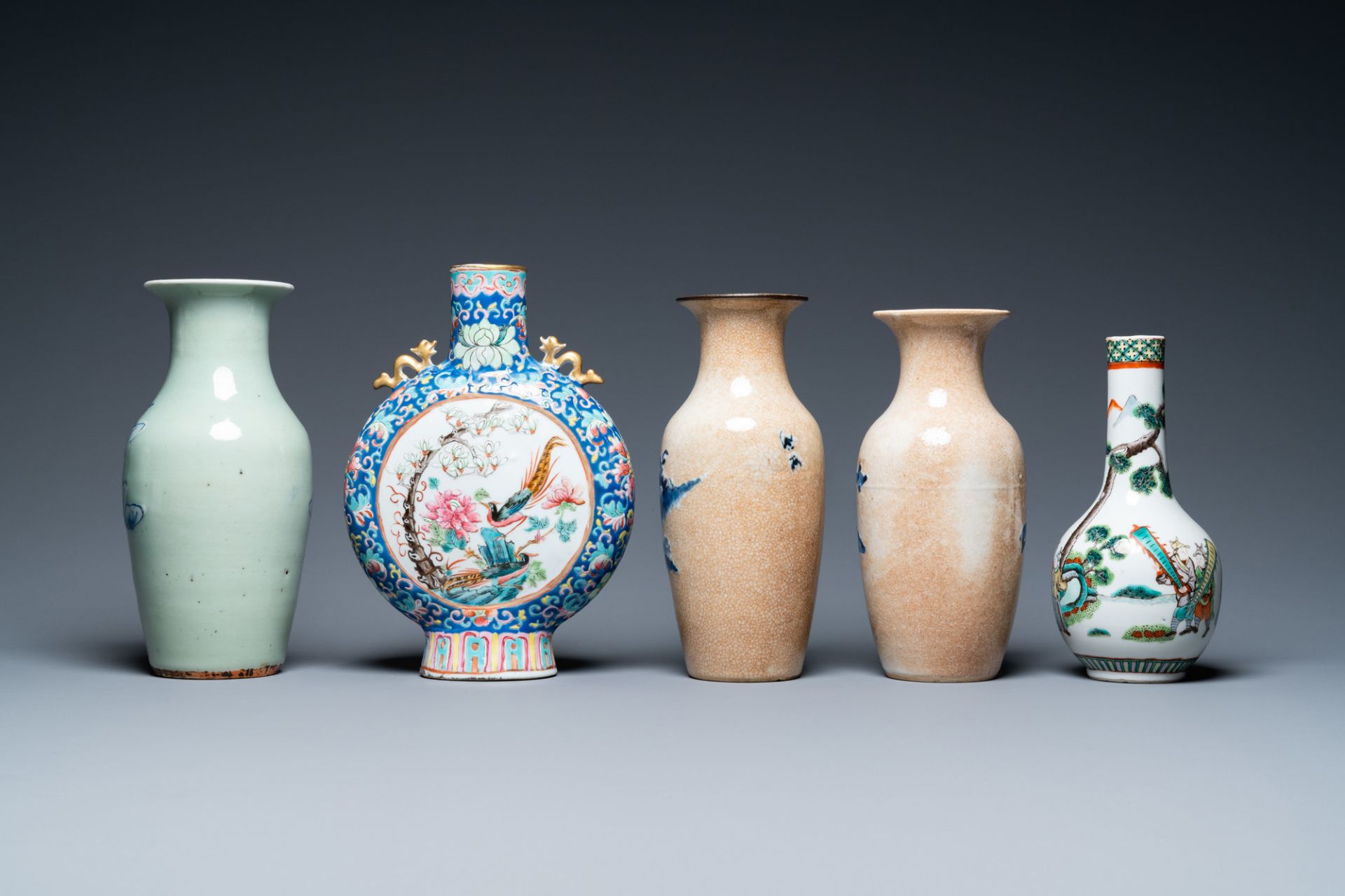 Six diverse Chinese vases and a soft paste seal paste box, 19/20th C. - Image 4 of 16