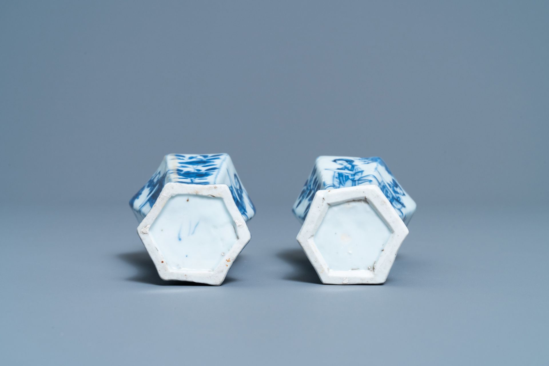 A pair of Chinese blue and white vases, a 'lotus' dish and four cups, Kangxi - Image 9 of 15
