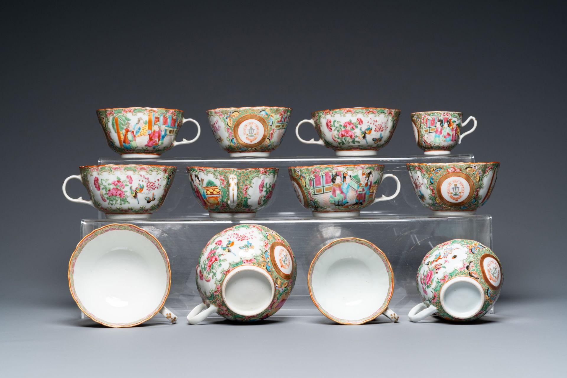 A Chinese Canton famille rose Scottish market Ormiston armorial 27-piece tea service, 19th C. - Image 4 of 12