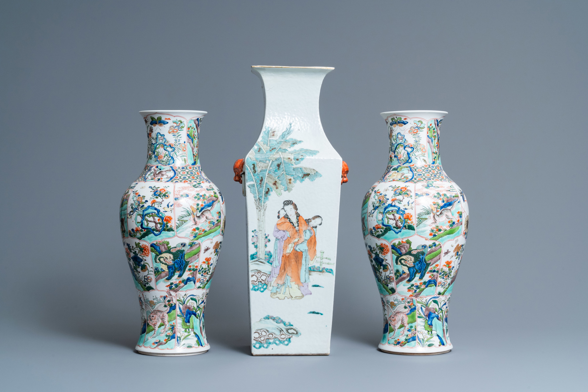 A square Chinese qianjiang cai vase and a pair of Samson famille verte vases, 19th C. - Image 4 of 7