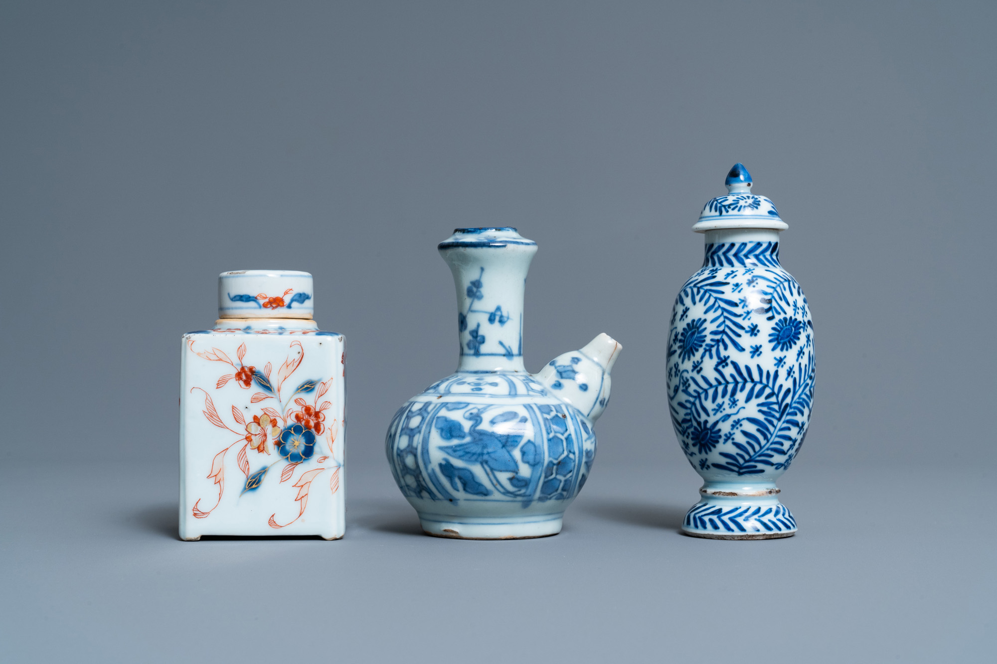 Two Chinese blue and white cups, a covered vase, a kendi and an Imari-style tea caddy, Wanli and Kan - Image 4 of 13