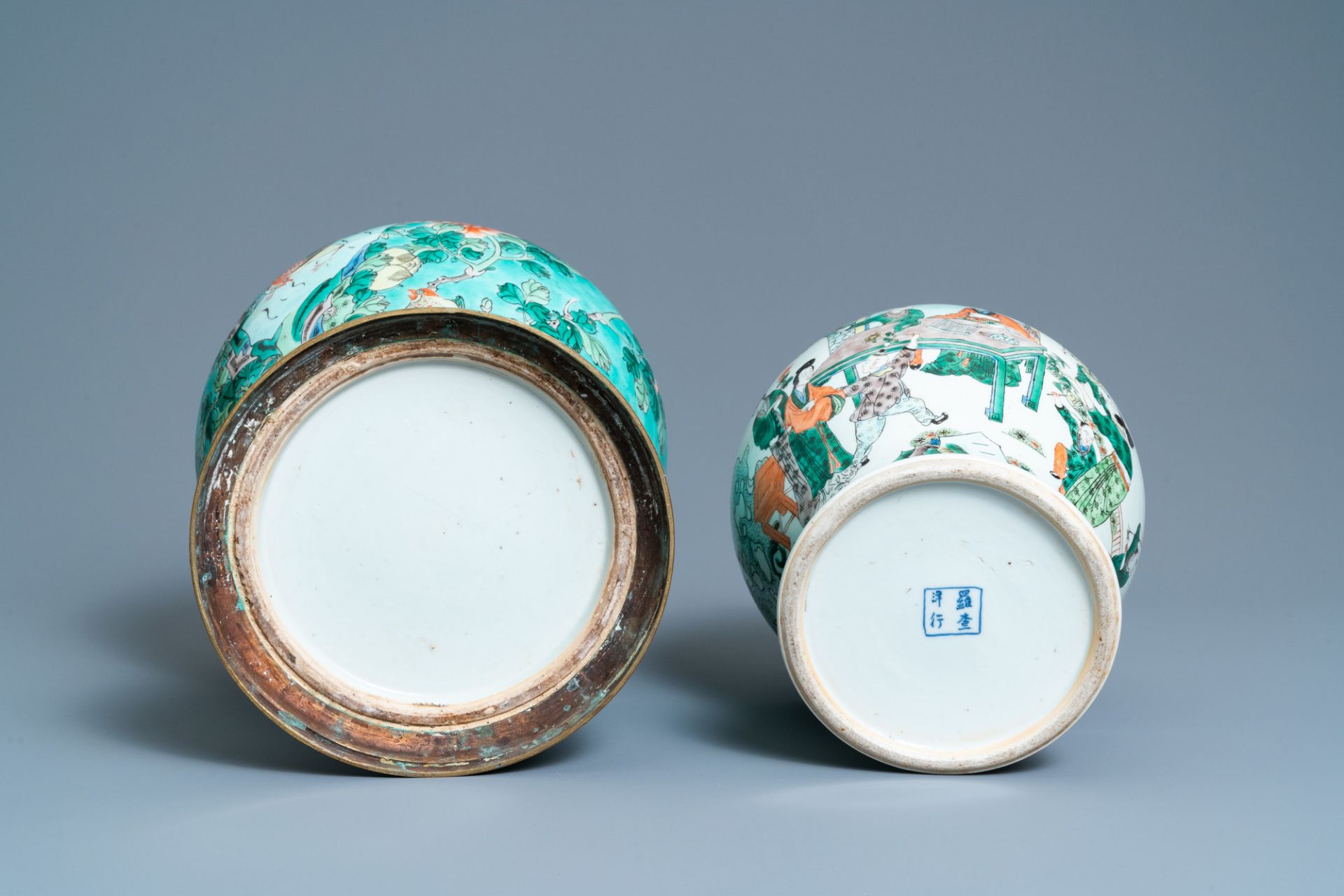 Two Chinese famille verte vases and covers, 19th C. - Image 6 of 8