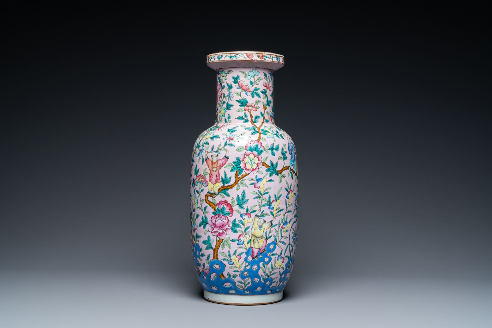 A Chinese pink-ground famille rose rouleau vase, 19th C. - Image 3 of 6