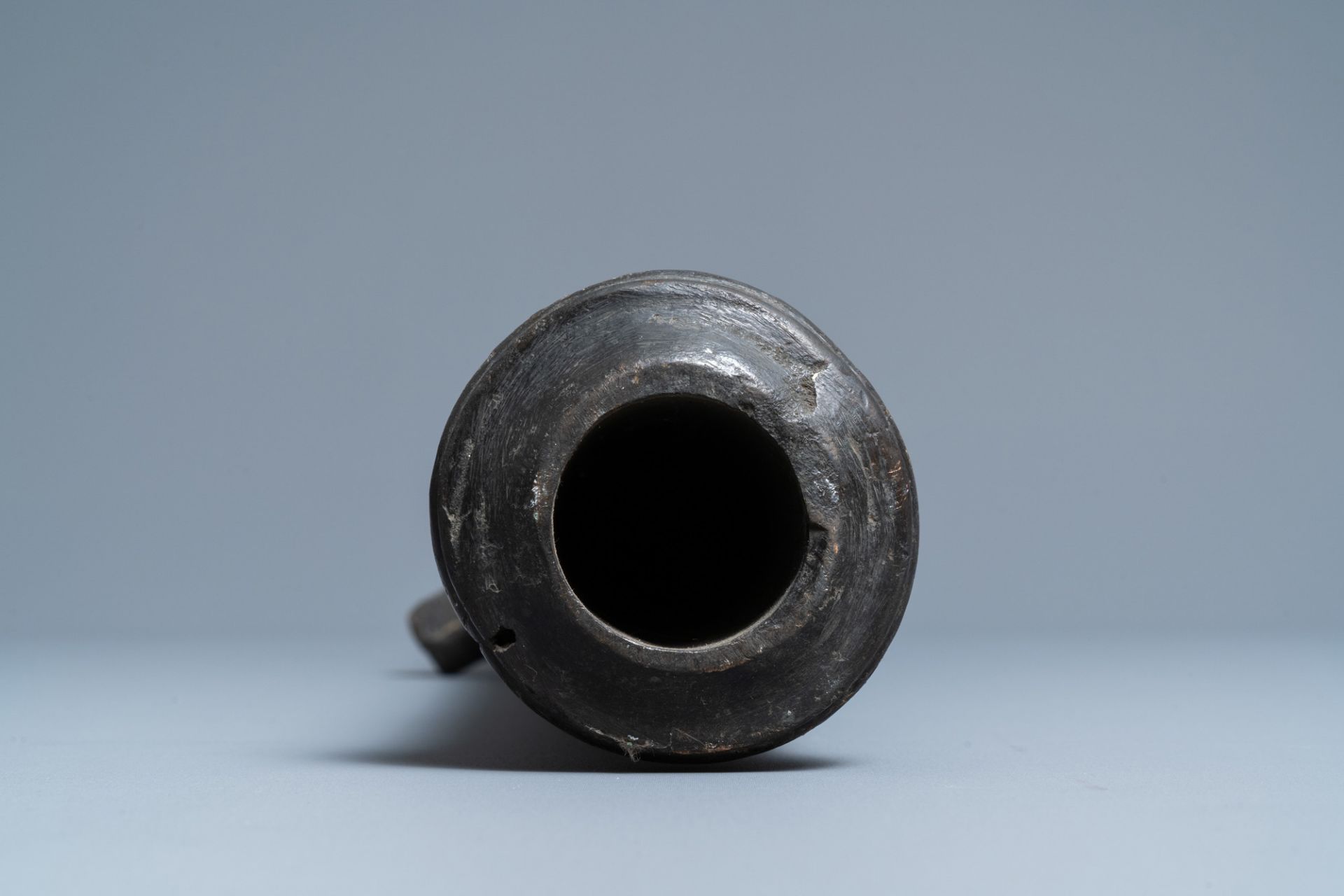 A Chinese inscribed bronze cannon, 19th C. - Image 4 of 7