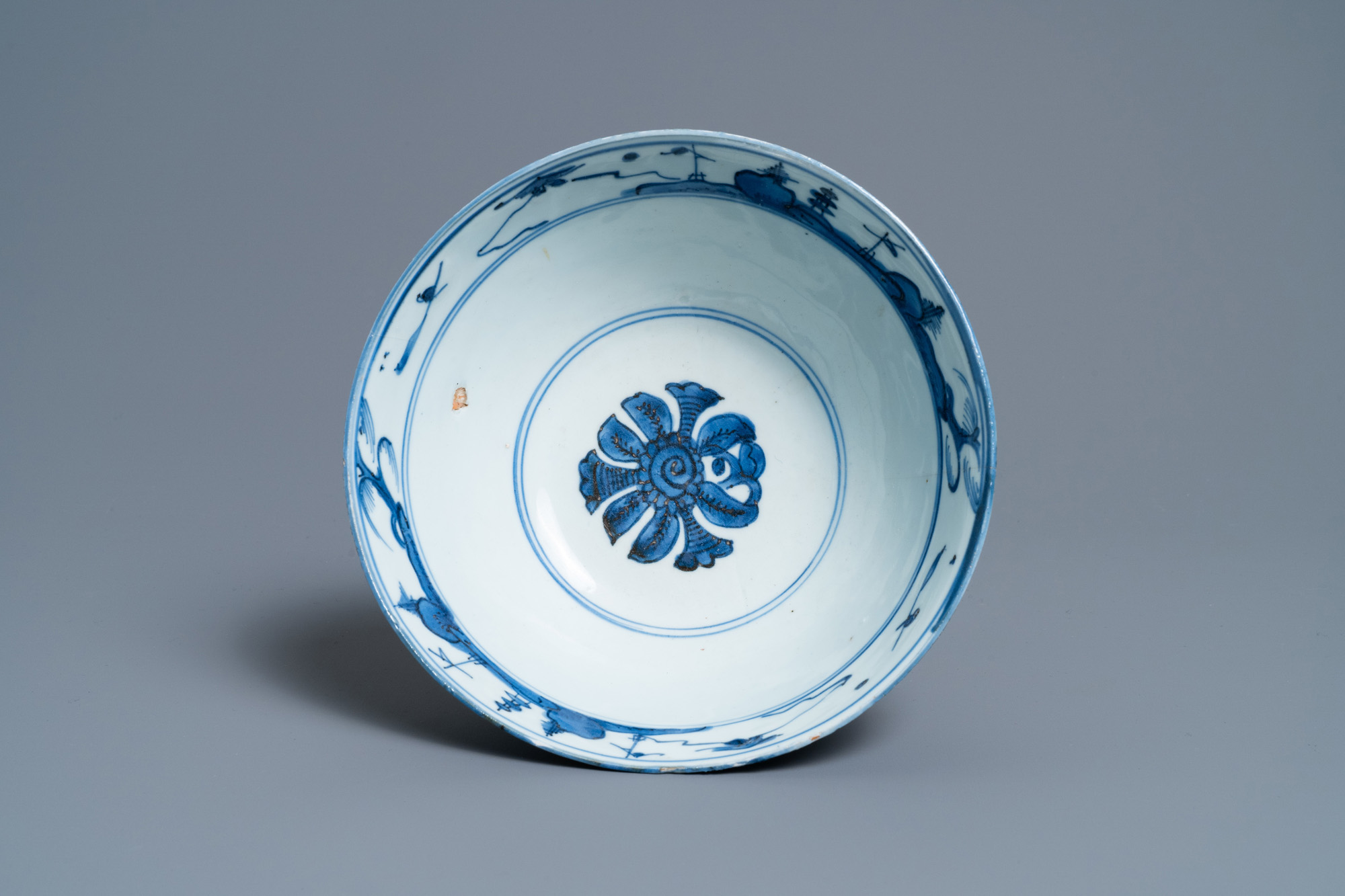 A varied collection of Chinese porcelain, Ming and Qing - Image 21 of 22