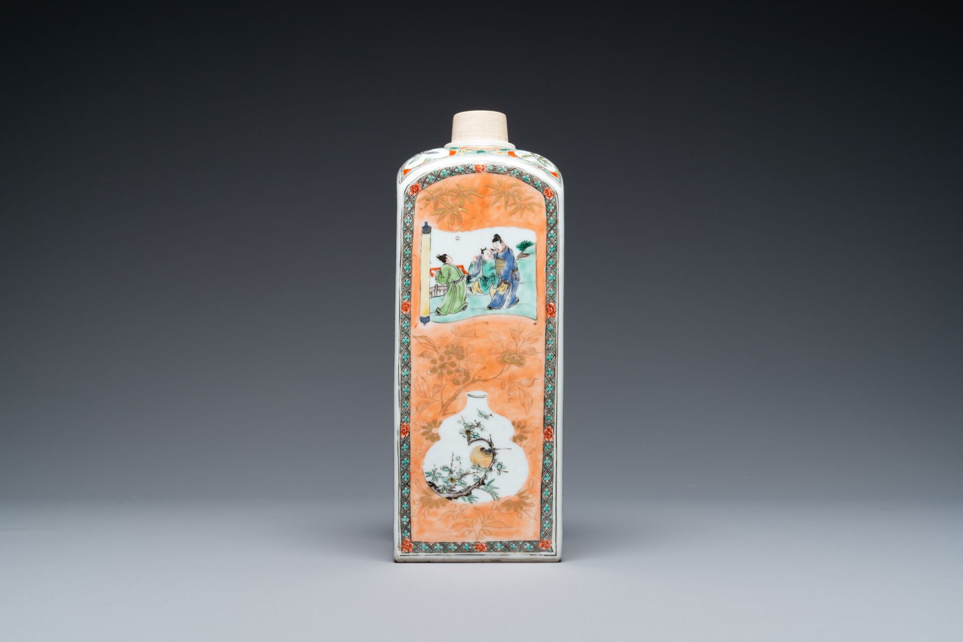 A Chinese square famille verte bottle, Kangxi - Image 2 of 7
