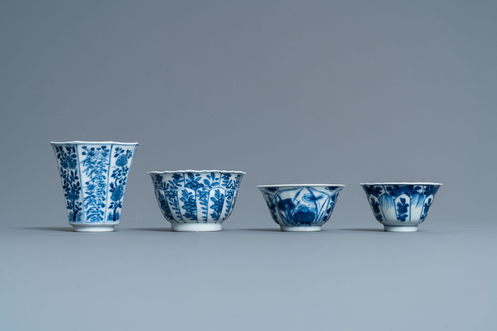 Twenty-one Chinese blue and white saucers and eighteen cups, Kangxi - Image 4 of 17