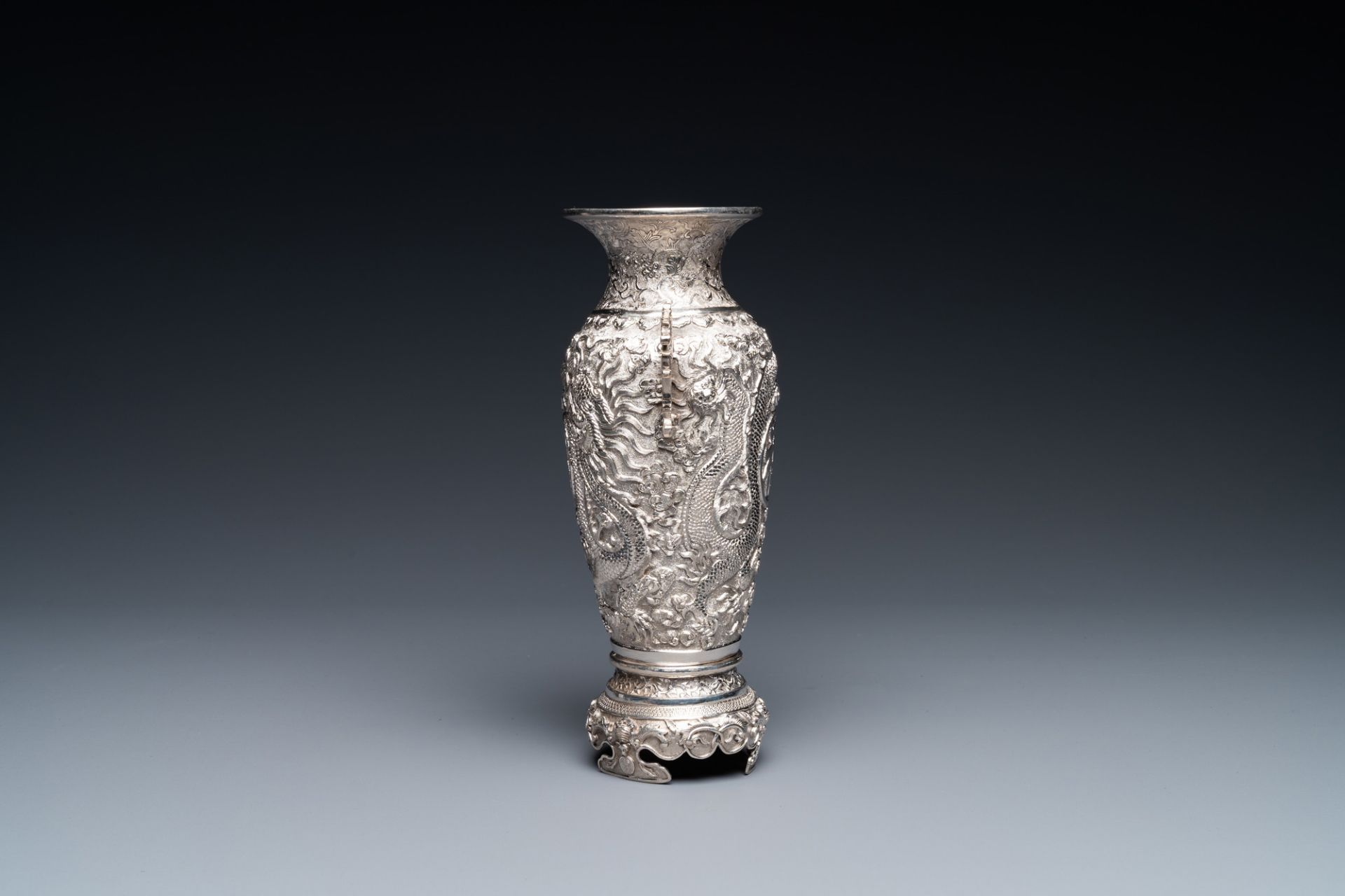 A Chinese silver 'Fu' vase, 19/20th C. - Image 5 of 8