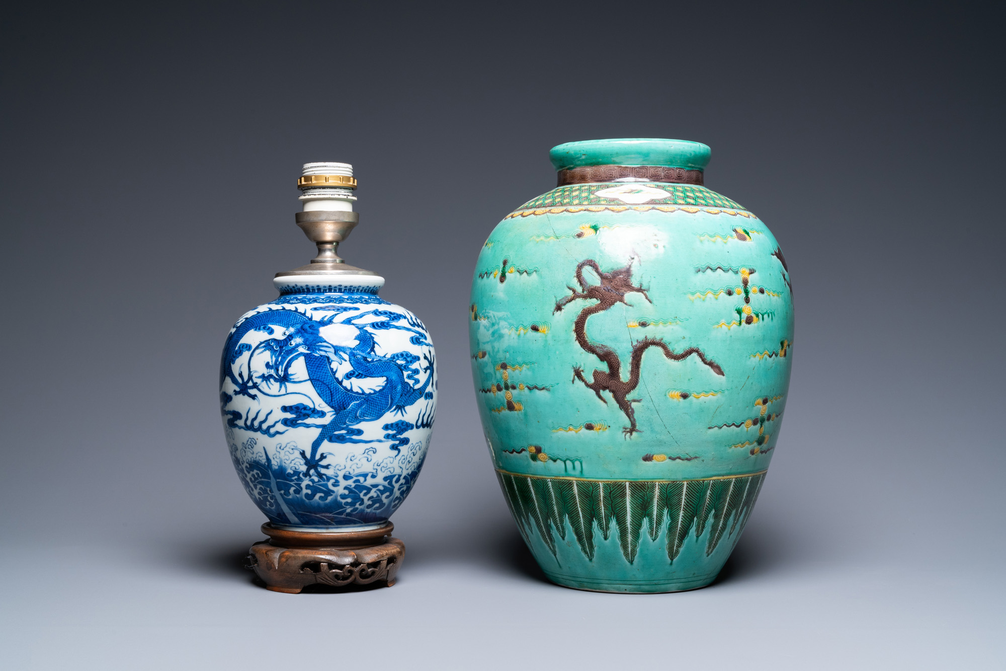 Two Chinese blue and white and famille verte dishes and two vases, Kangxi and later - Image 2 of 9