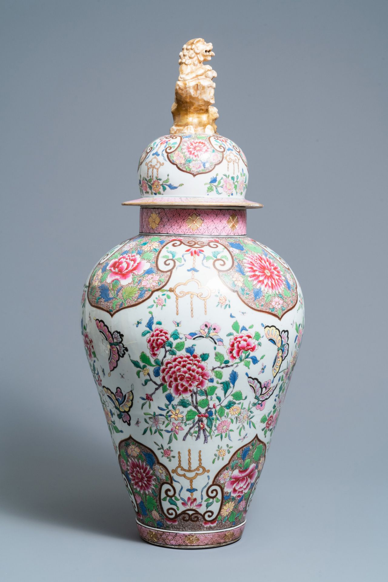 A large famille rose-style vase and cover, Samson, France, 19th C. - Image 3 of 20