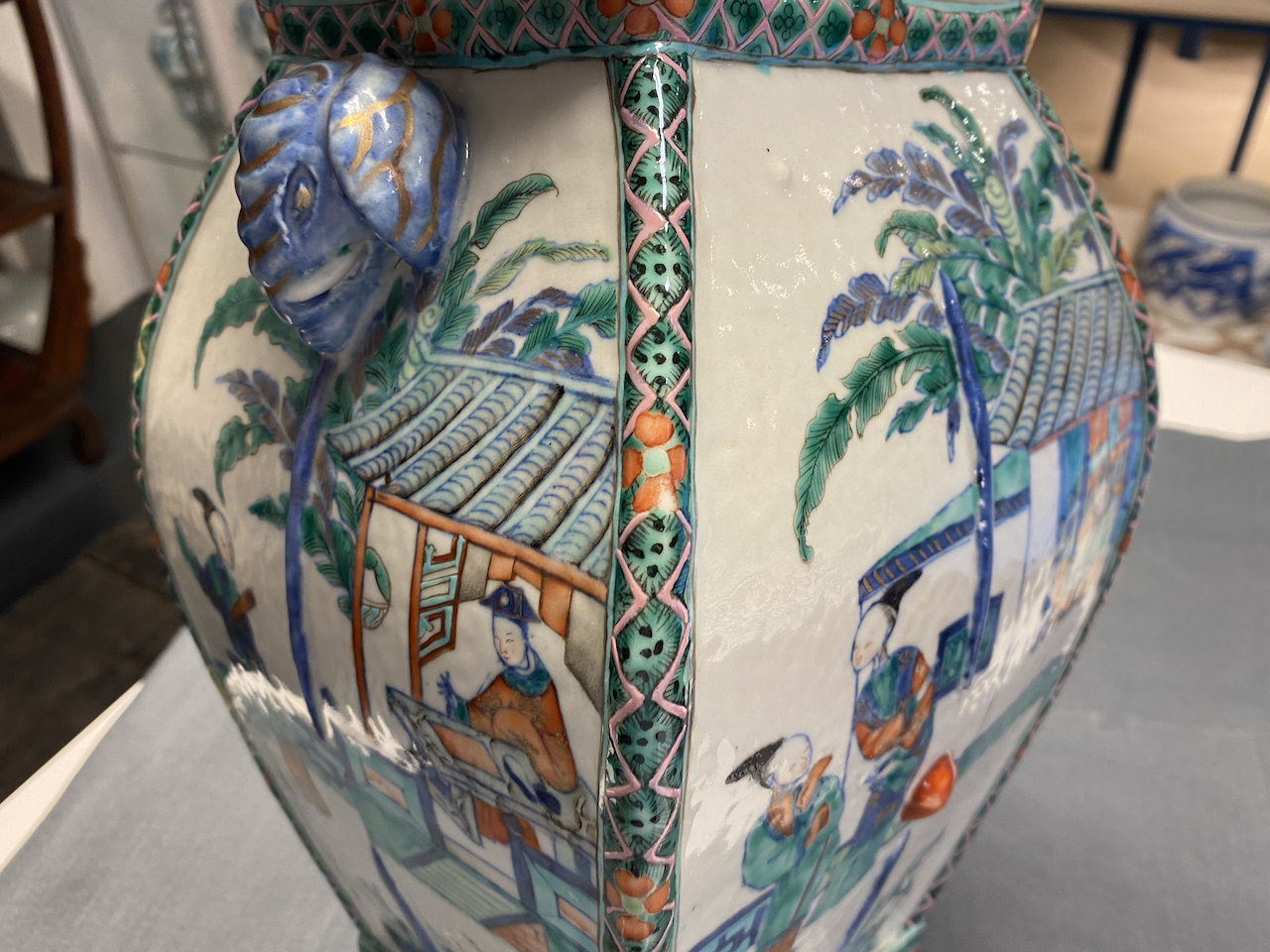 A Chinese doucai 'Xi Xiang Ji' vase, Qianlong/Jiaqing - Image 40 of 62