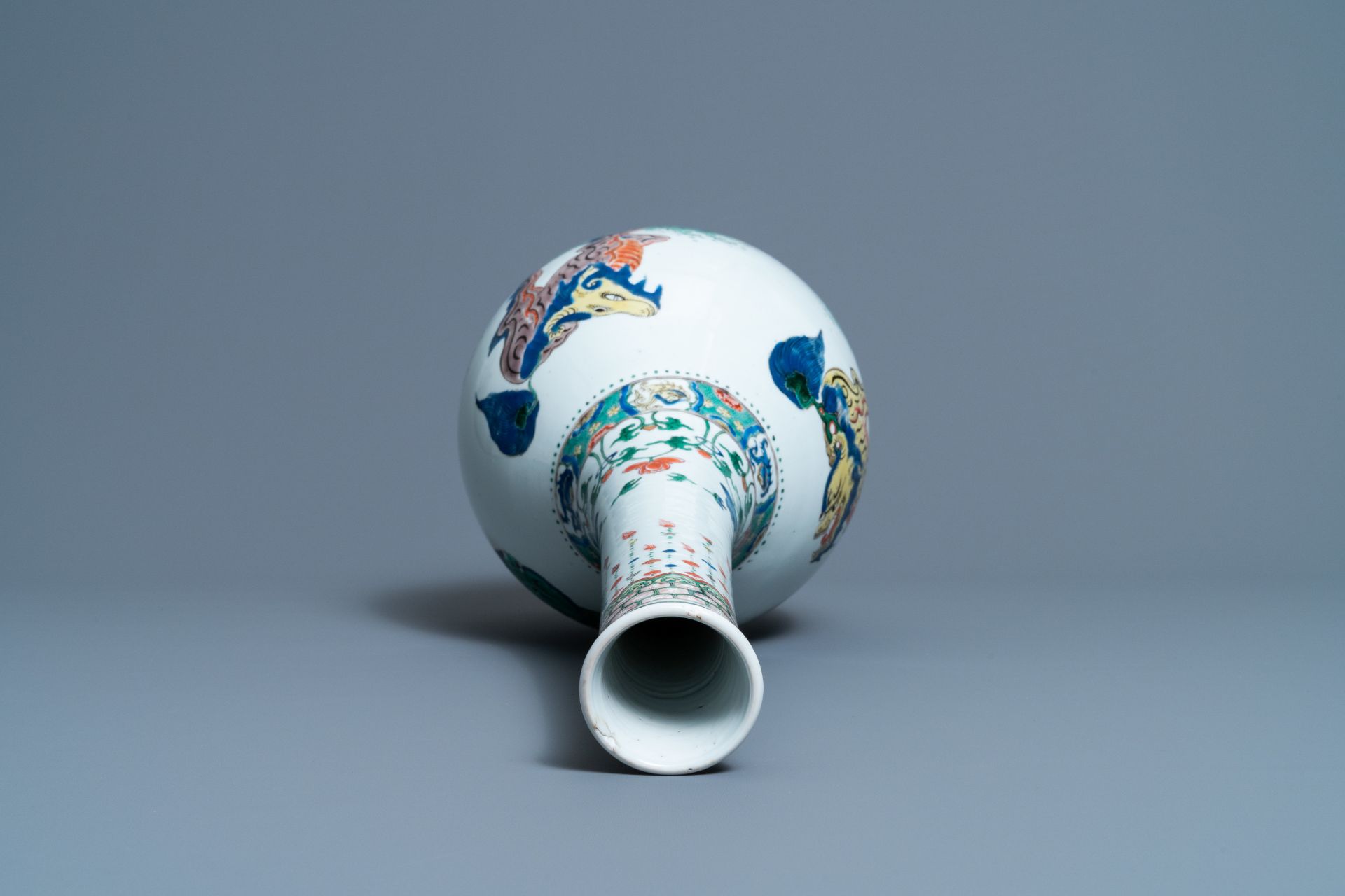 A large Chinese famille verte bottle vase with mythical beasts, Kangxi - Image 4 of 5