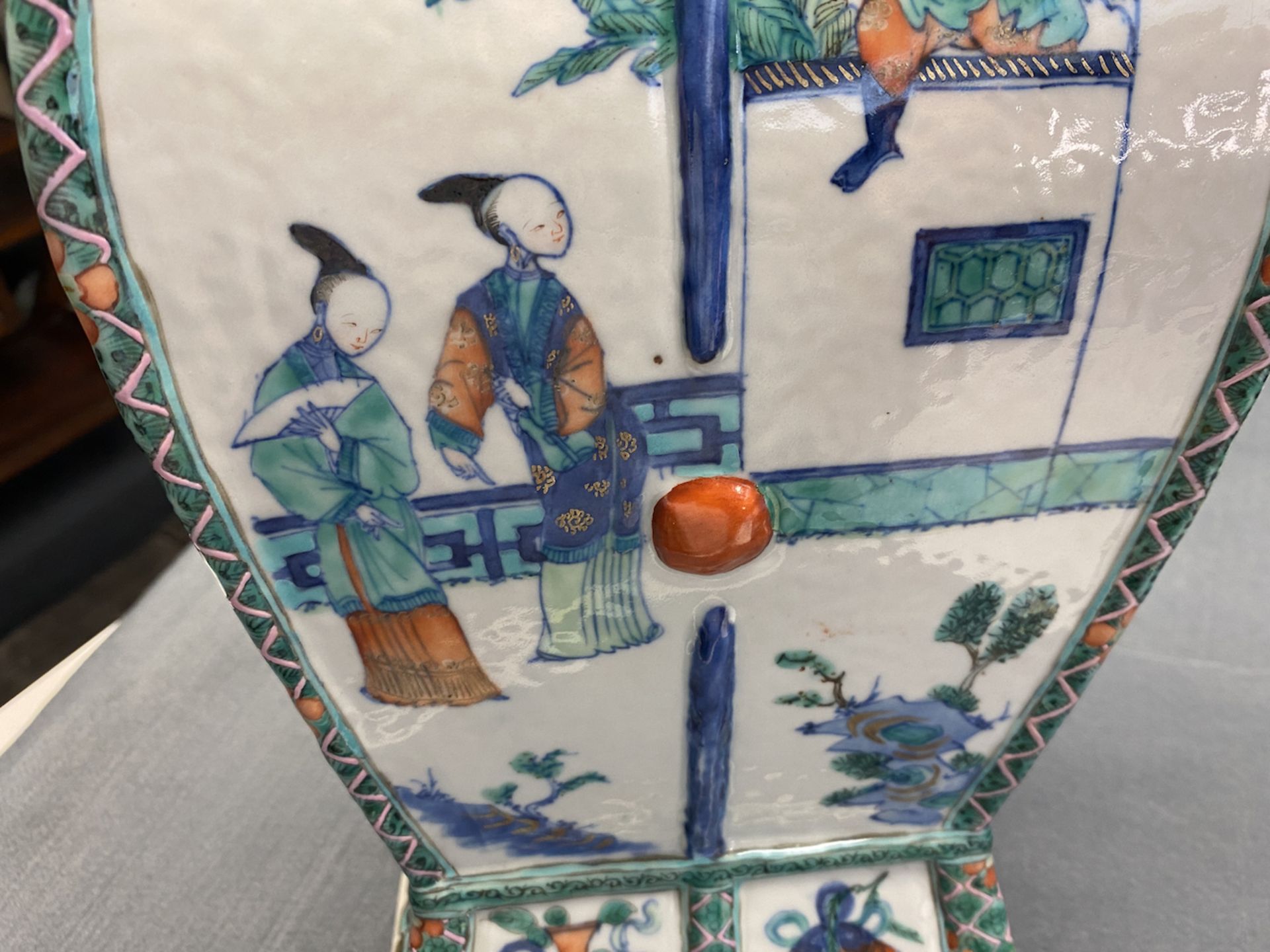 A Chinese doucai 'Xi Xiang Ji' vase, Qianlong/Jiaqing - Image 57 of 62