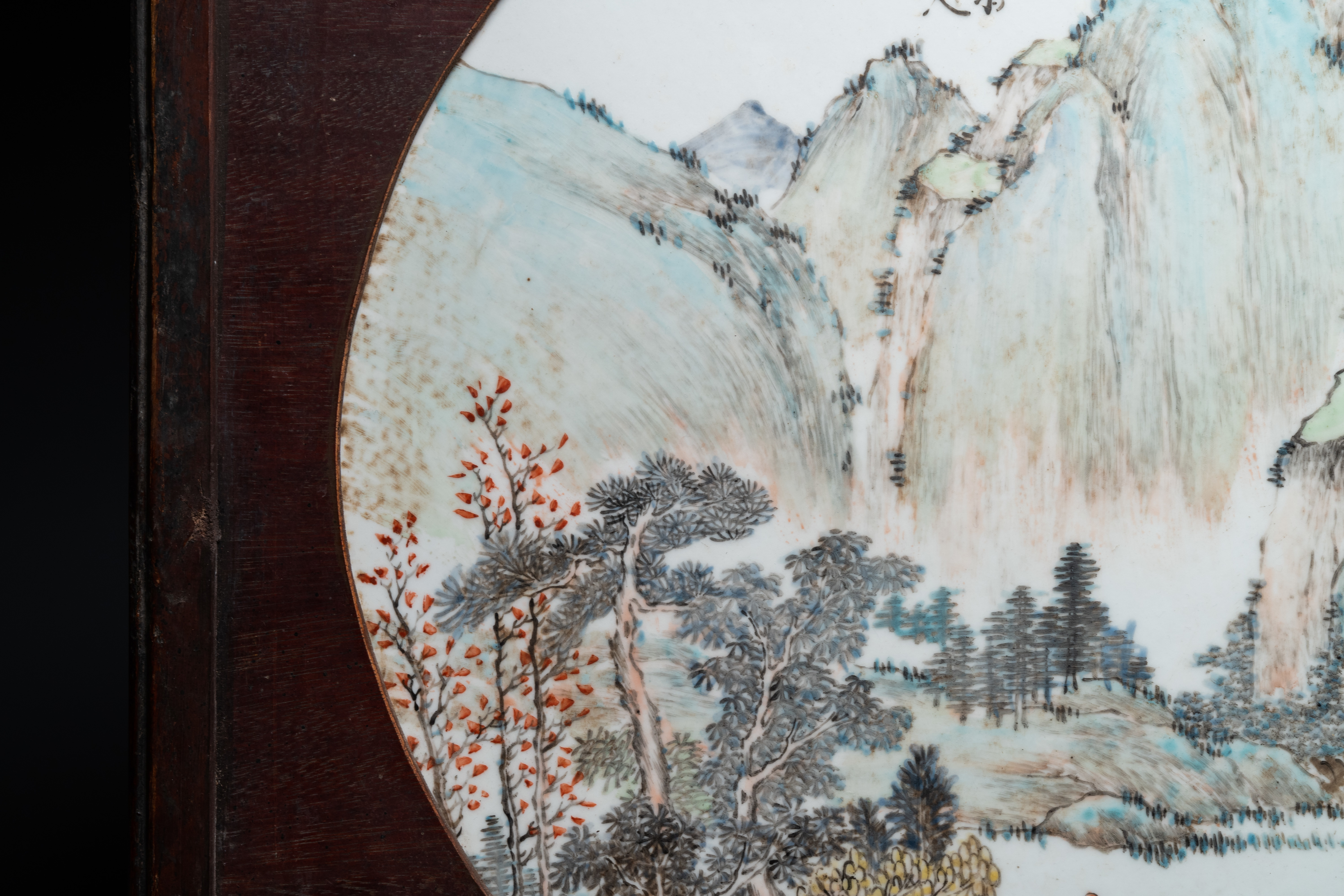 A round Chinese qianjiang cai 'landscape' plaque, signed Wang Shao Wei, 19th C. - Image 6 of 8