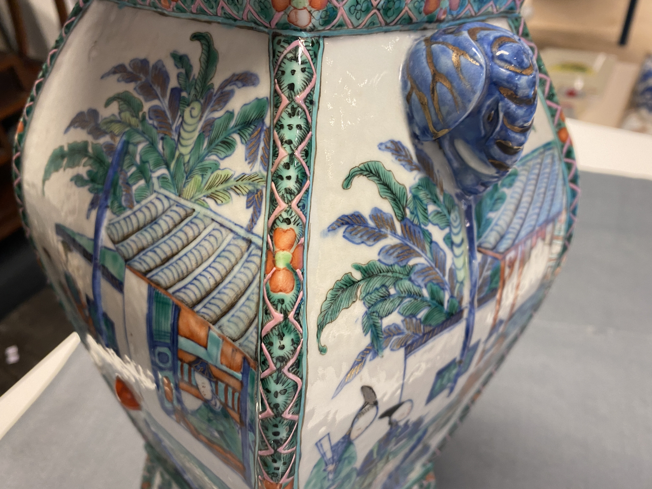 A Chinese doucai 'Xi Xiang Ji' vase, Qianlong/Jiaqing - Image 47 of 62