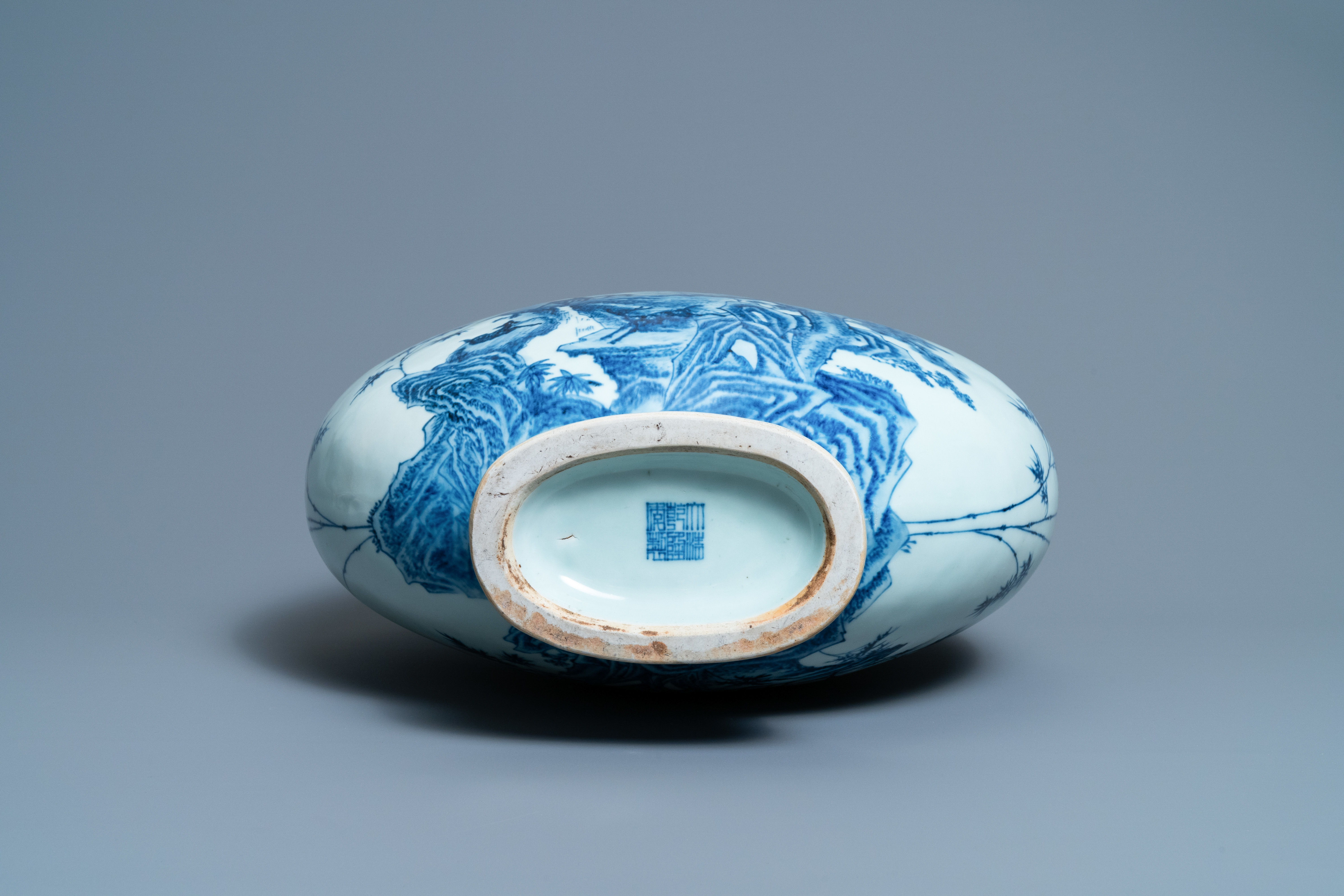 A large Chinese blue and white moonflask 'deer' vase, Qianlong mark and of the period - Image 6 of 11