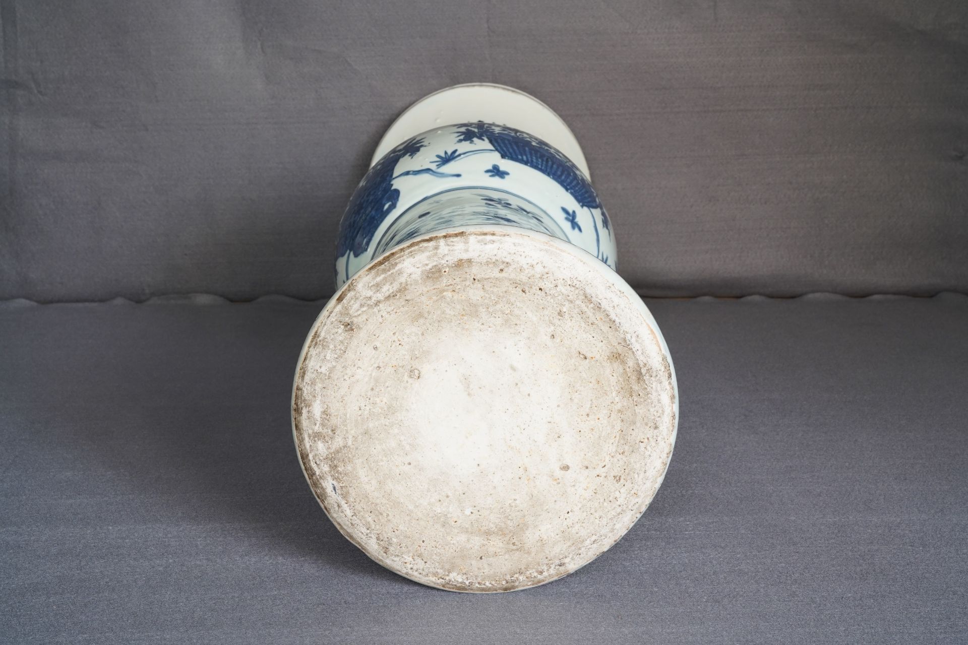 A large imperial Chinese blue and white 'zun' vase, Wanli mark and of the period - Image 48 of 48