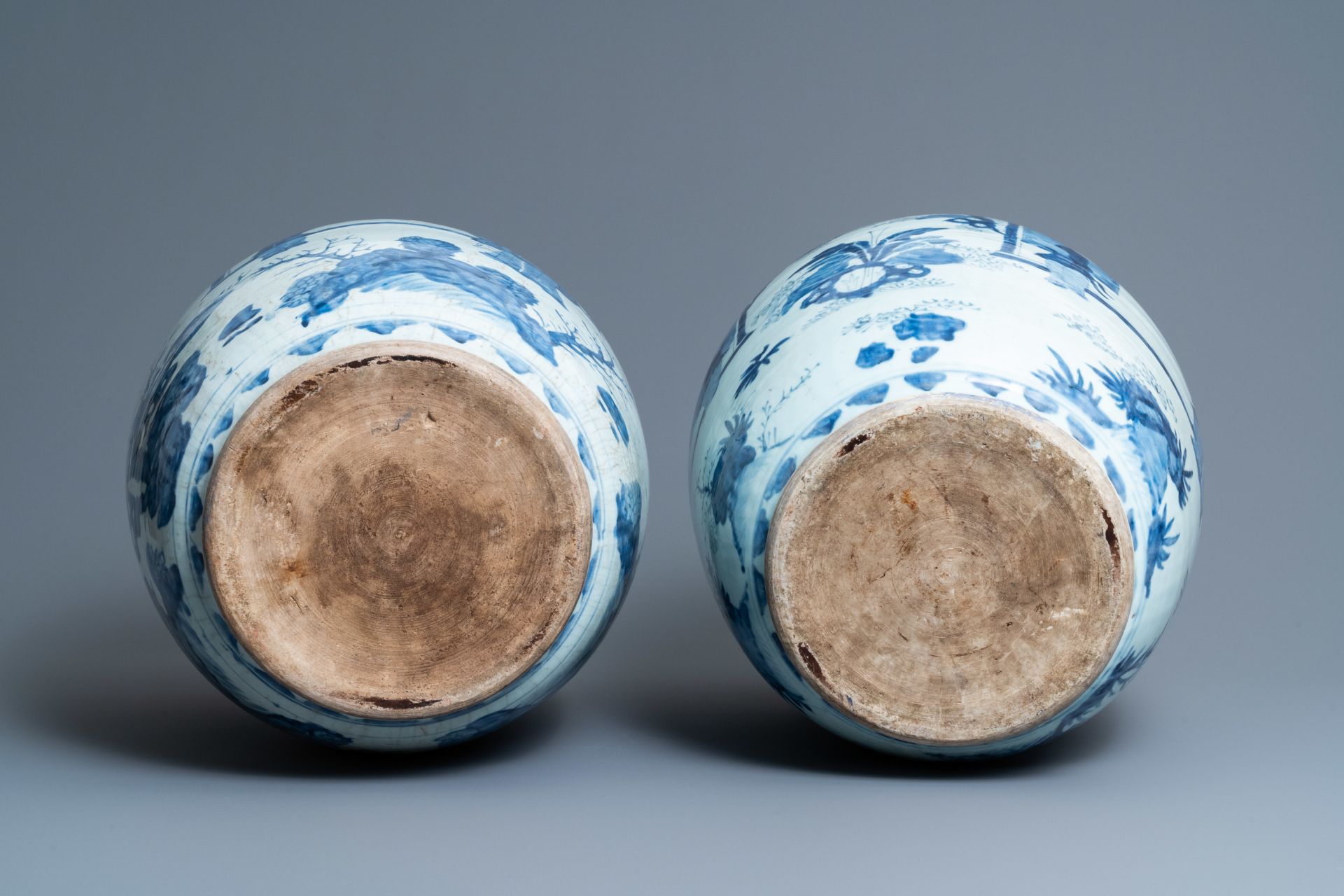 Three large Chinese blue and white vases with figures, Transitional period - Image 7 of 13