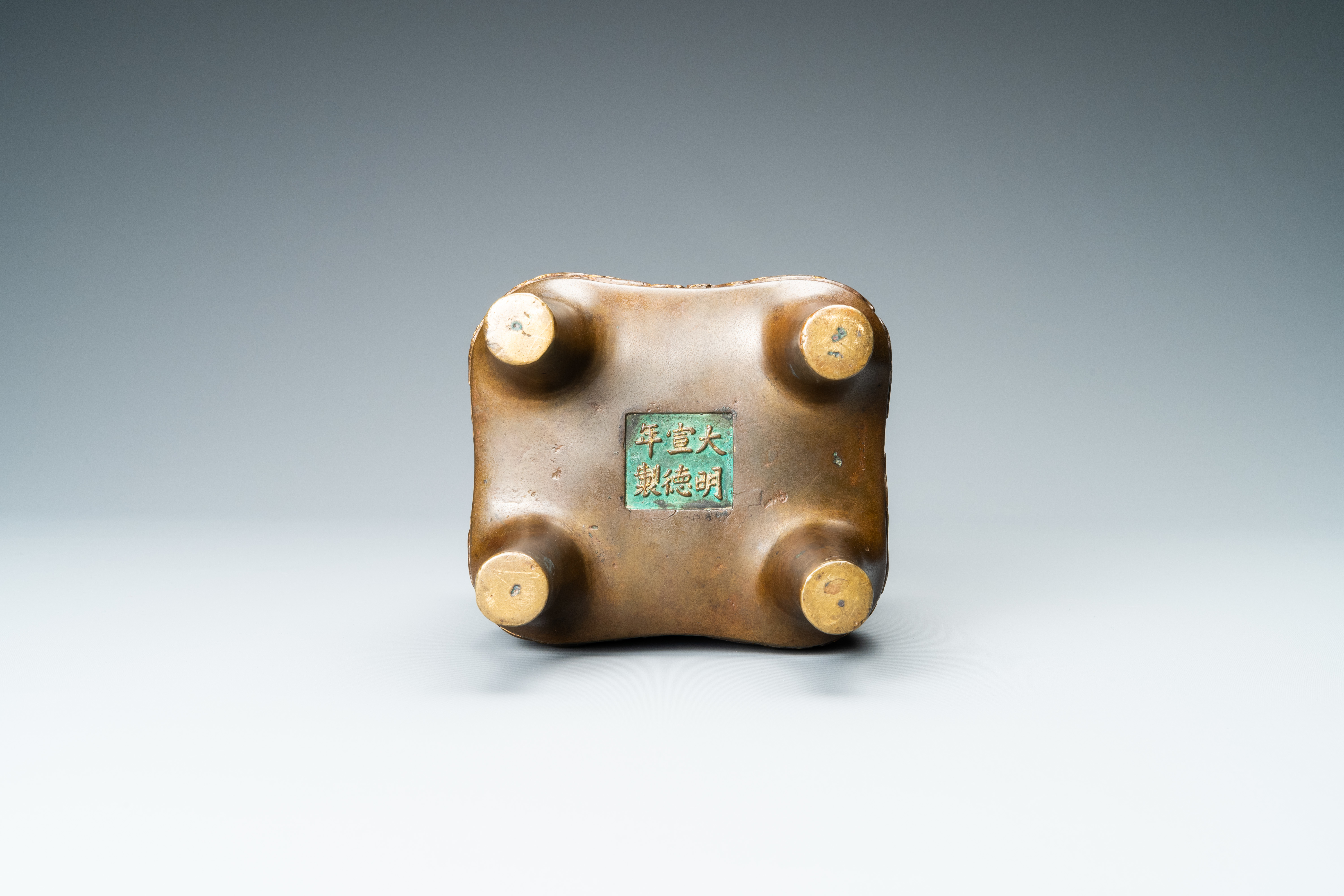 A Chinese partly gilded bronze censer with jade-topped wooden cover, Xuande mark, Kangxi - Image 9 of 17