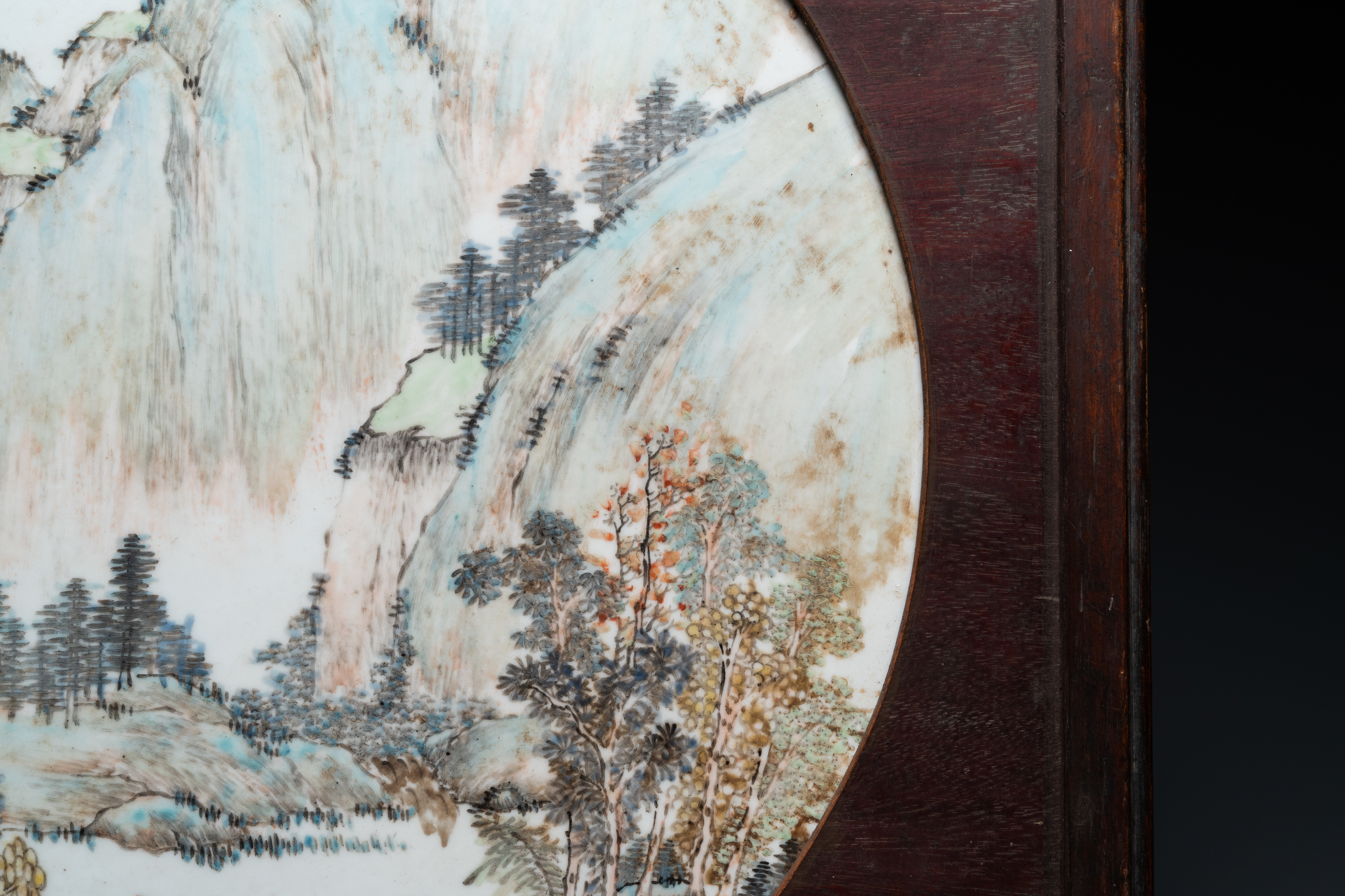 A round Chinese qianjiang cai 'landscape' plaque, signed Wang Shao Wei, 19th C. - Image 5 of 8