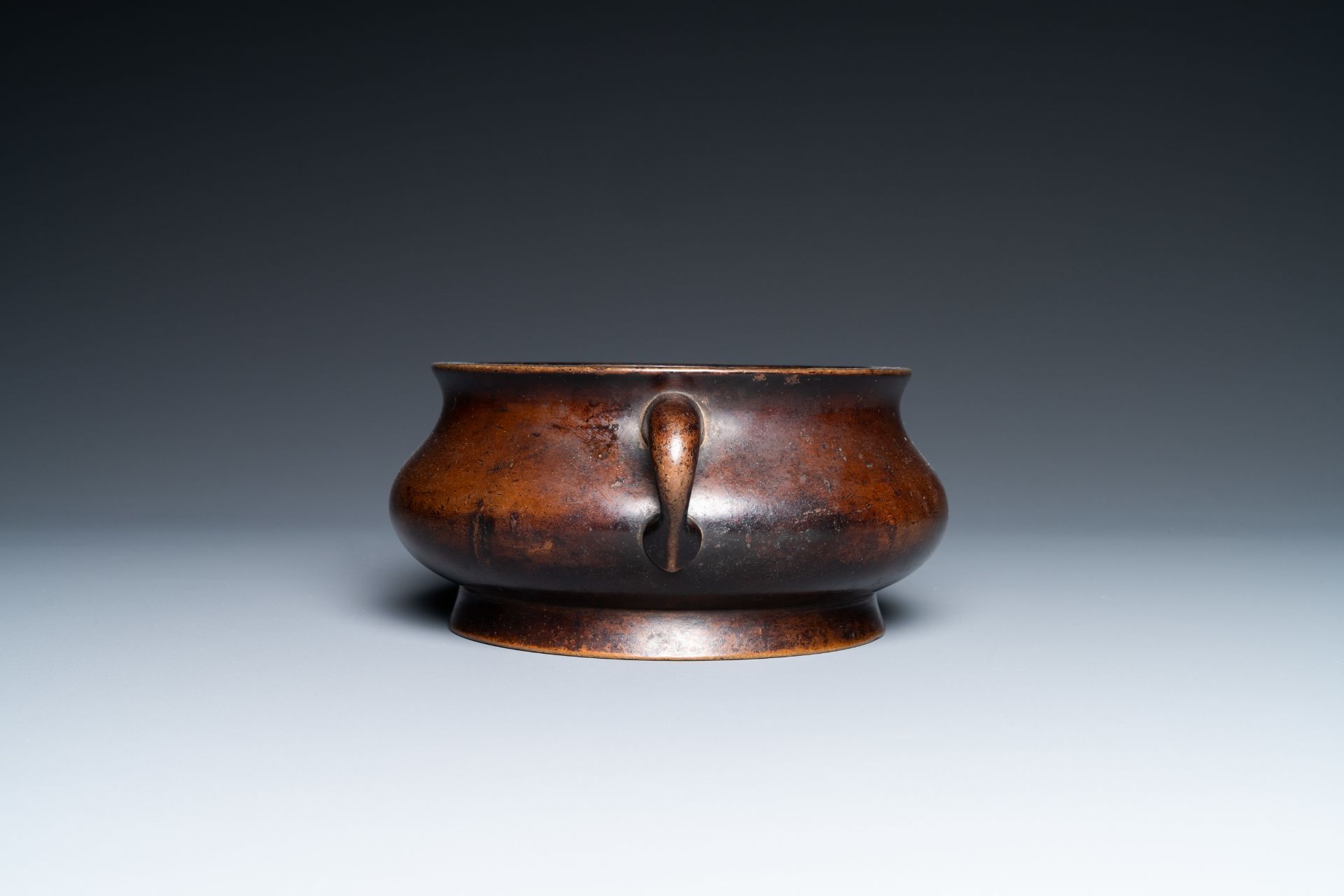 A Chinese bronze censer, Xuande mark, Kangxi - Image 3 of 7