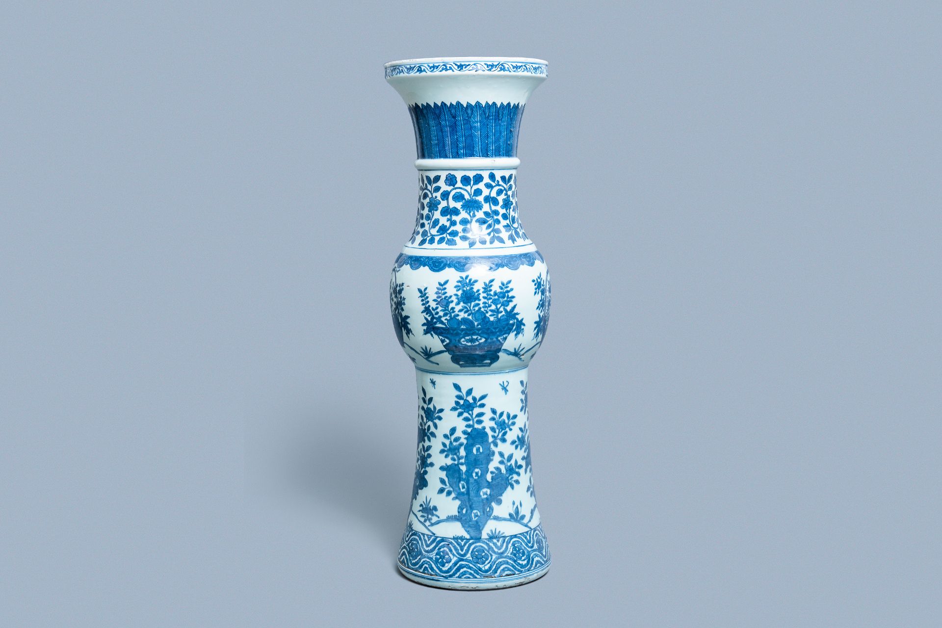 A large imperial Chinese blue and white 'zun' vase, Wanli mark and of the period - Image 2 of 48