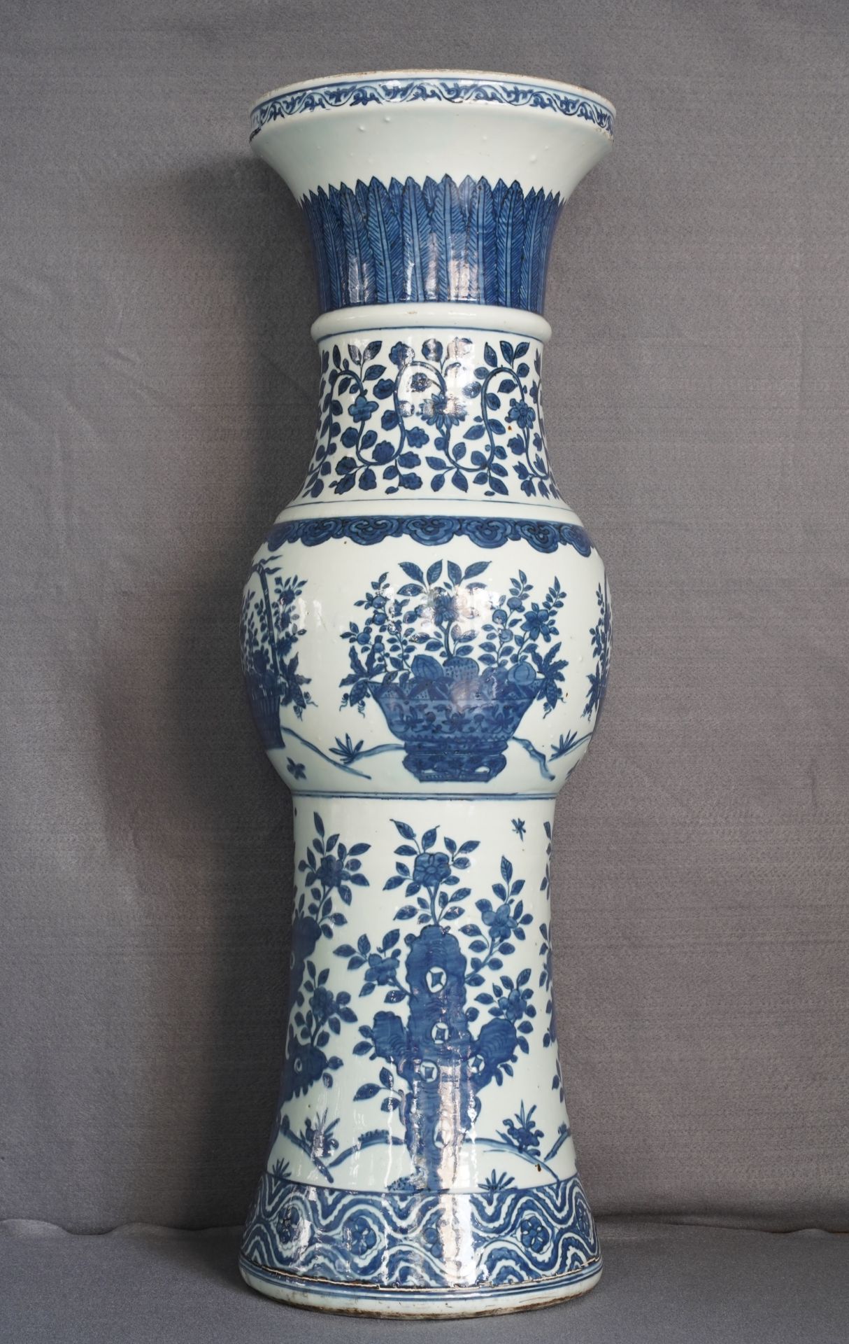 A large imperial Chinese blue and white 'zun' vase, Wanli mark and of the period - Image 46 of 48