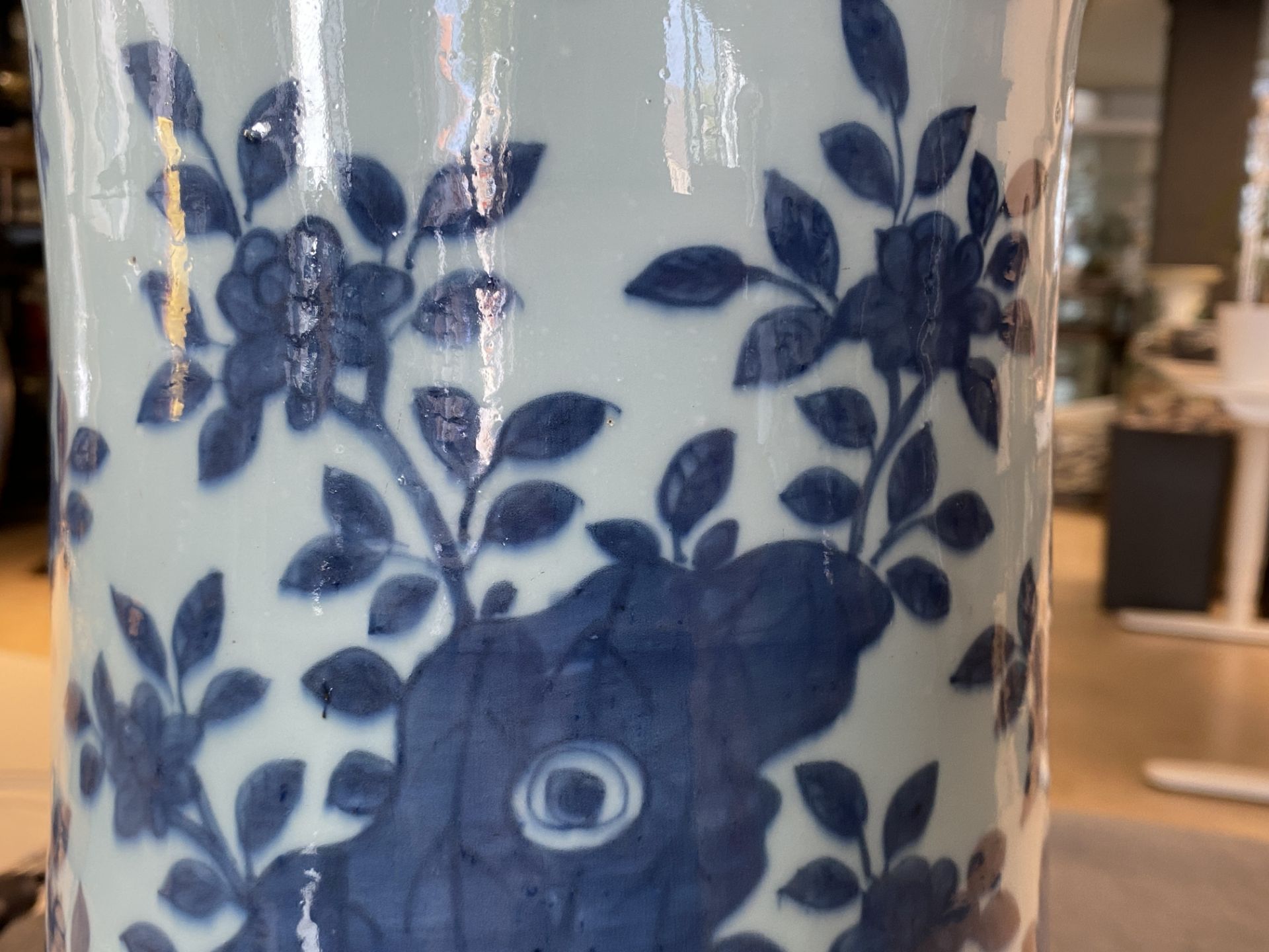 A large imperial Chinese blue and white 'zun' vase, Wanli mark and of the period - Image 18 of 48