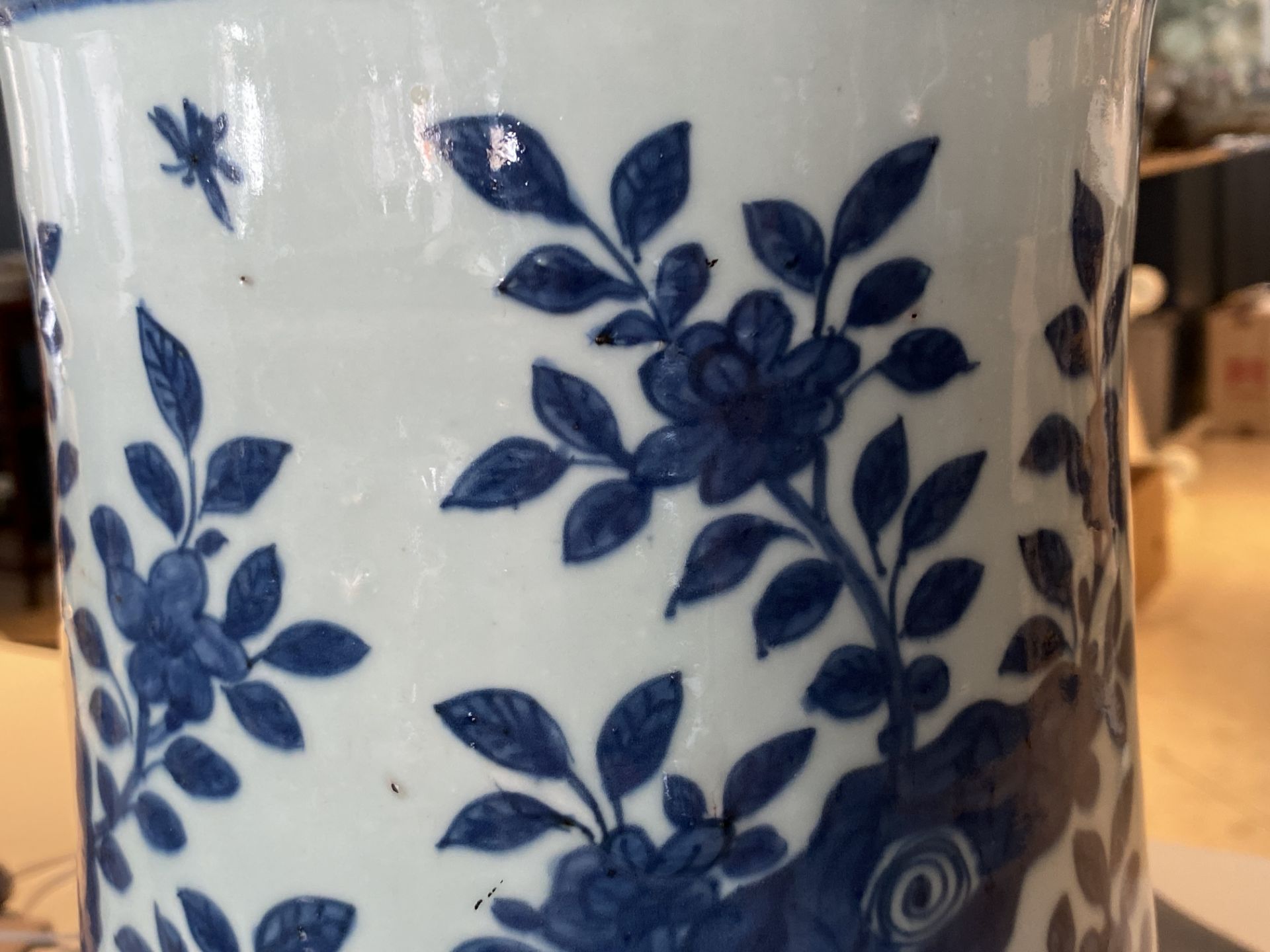 A large imperial Chinese blue and white 'zun' vase, Wanli mark and of the period - Image 30 of 48