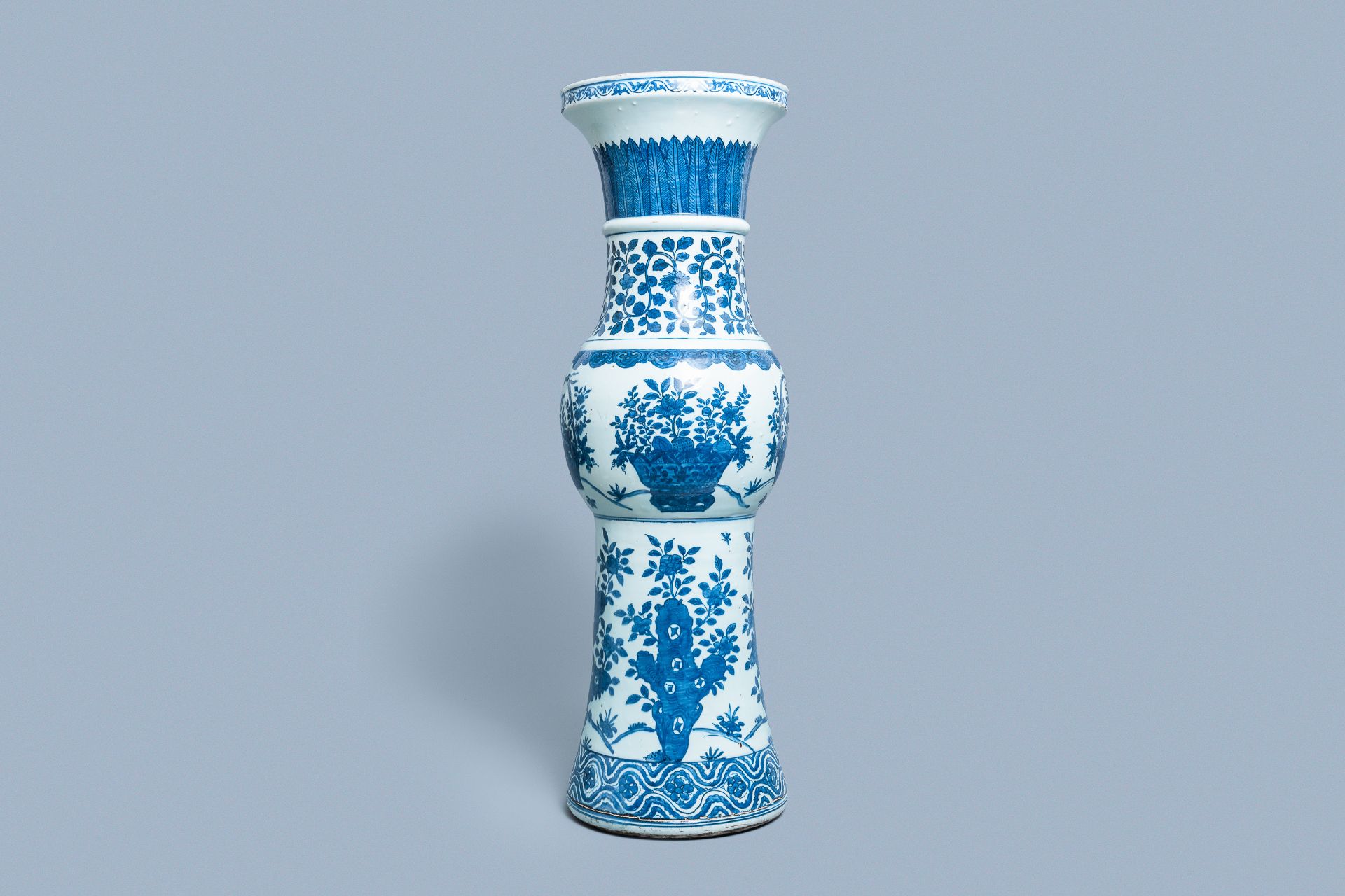 A large imperial Chinese blue and white 'zun' vase, Wanli mark and of the period - Image 4 of 48