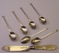 SILVER COFFEE SPOONS - a set of six unboxed with spade handles, 1.8ozs, Sheffield 1927 and an odd