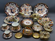 EARLY CROWN DERBY, approximately twenty five pieces of mainly early Crown Derby display plates, cups