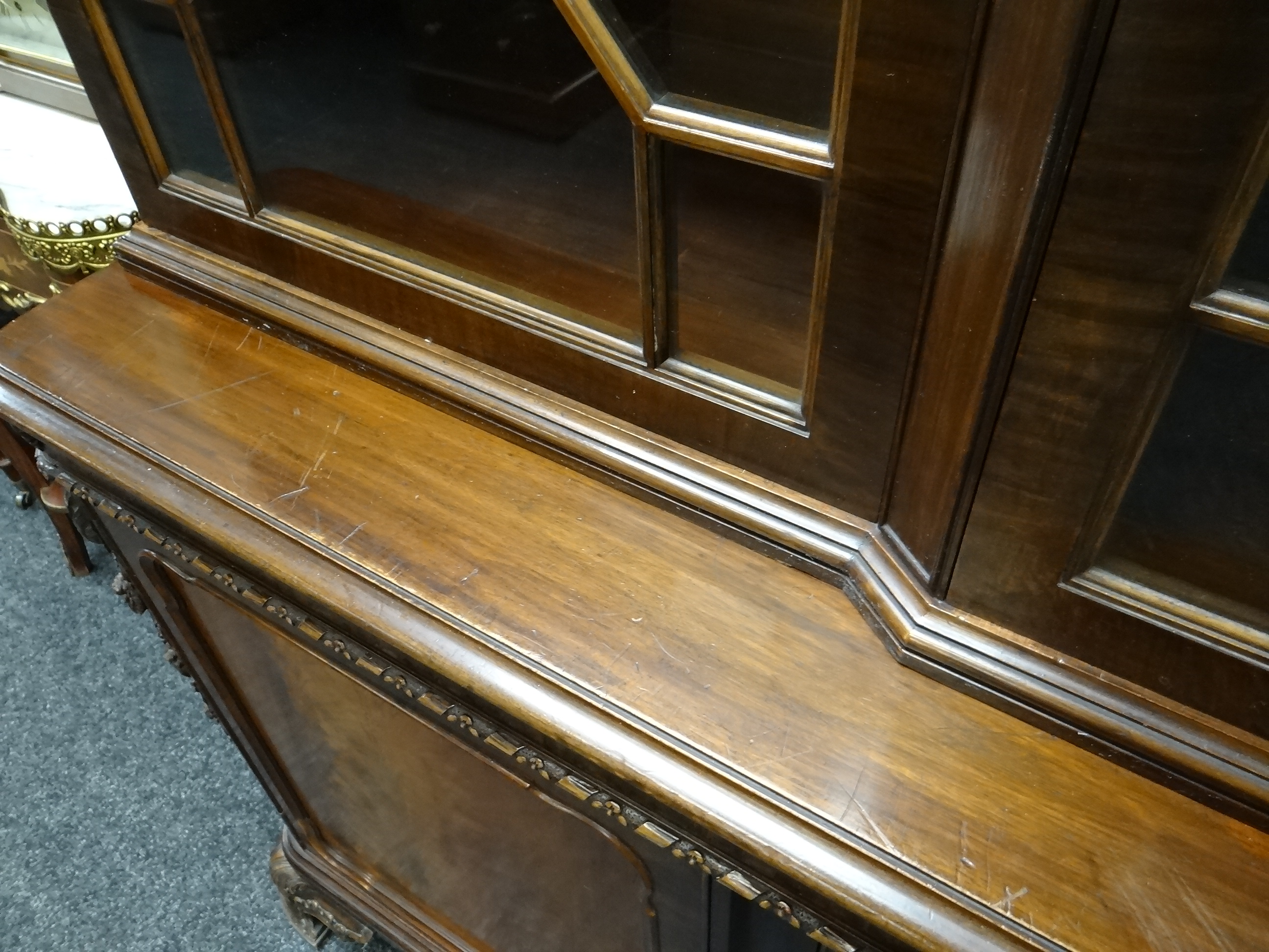 FINE WARING & GILLOW MAHOGANY BREAKFRONT BOOKCASE, foliate carved cavetto cornice above astragal - Image 23 of 31