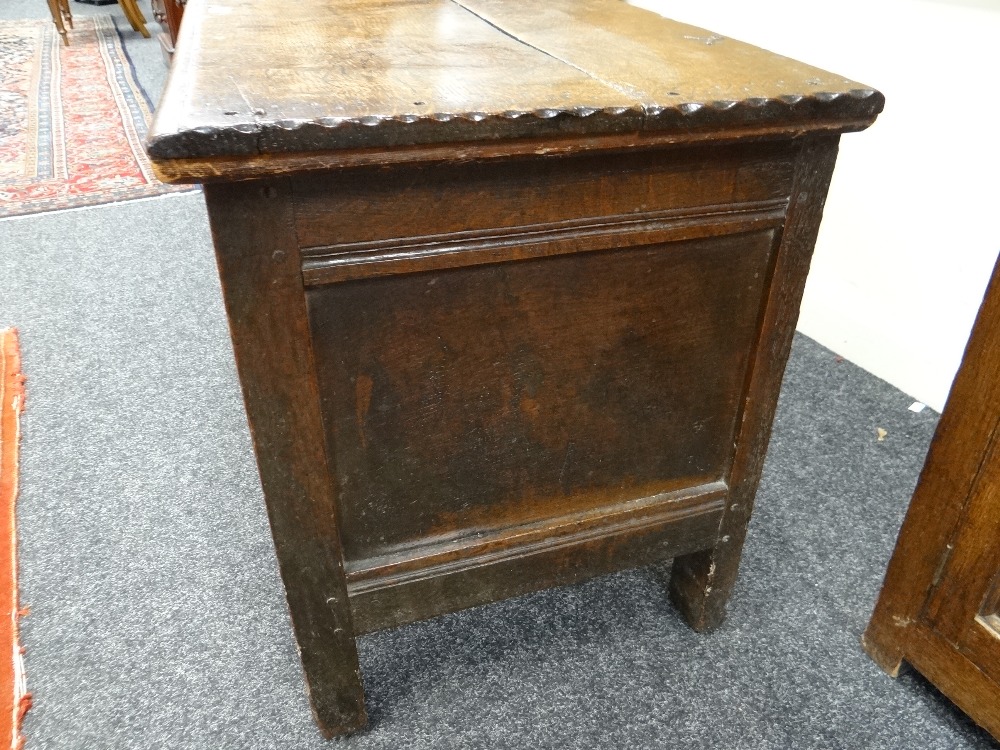 SMALL 17TH CENTURY JOINED OAK COFFER, boarded top with zigzag and dot motif to the scalloped edge, - Image 6 of 16