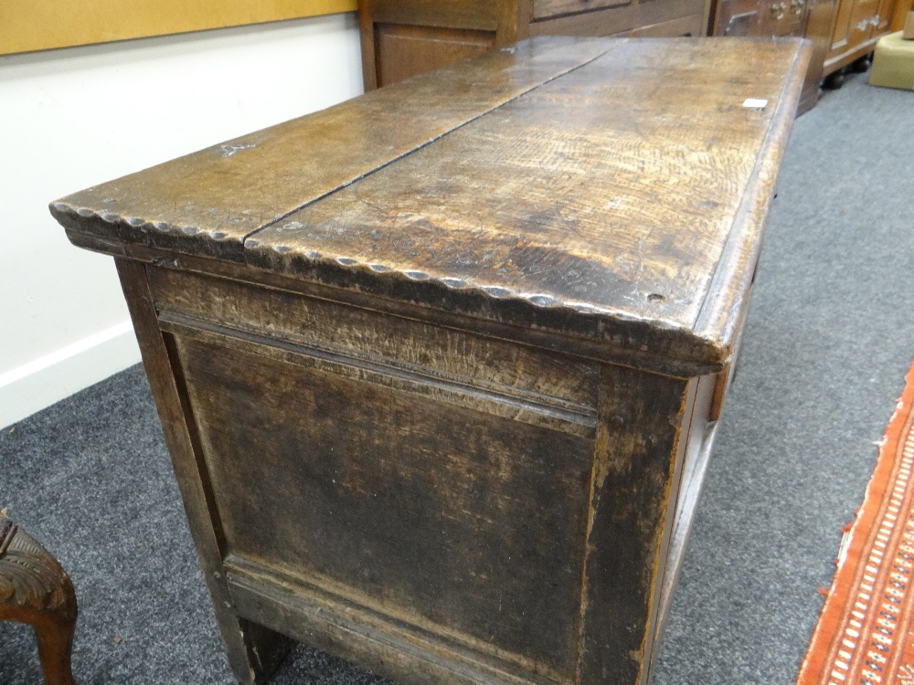 SMALL 17TH CENTURY JOINED OAK COFFER, boarded top with zigzag and dot motif to the scalloped edge, - Image 3 of 16